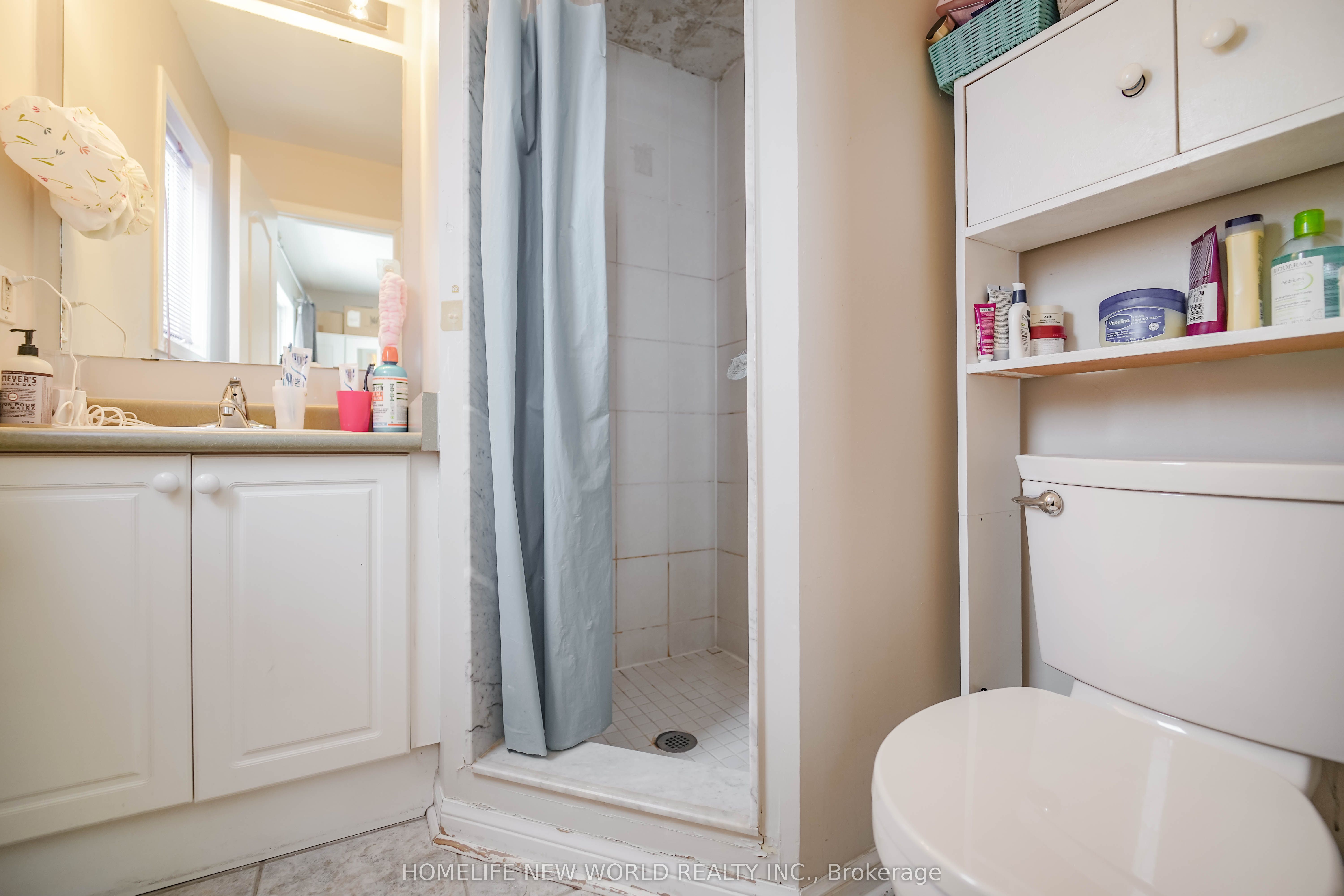 Photo 14 of 24 Nakina Way, Markham, Village Green-South Unionville — HOMEH