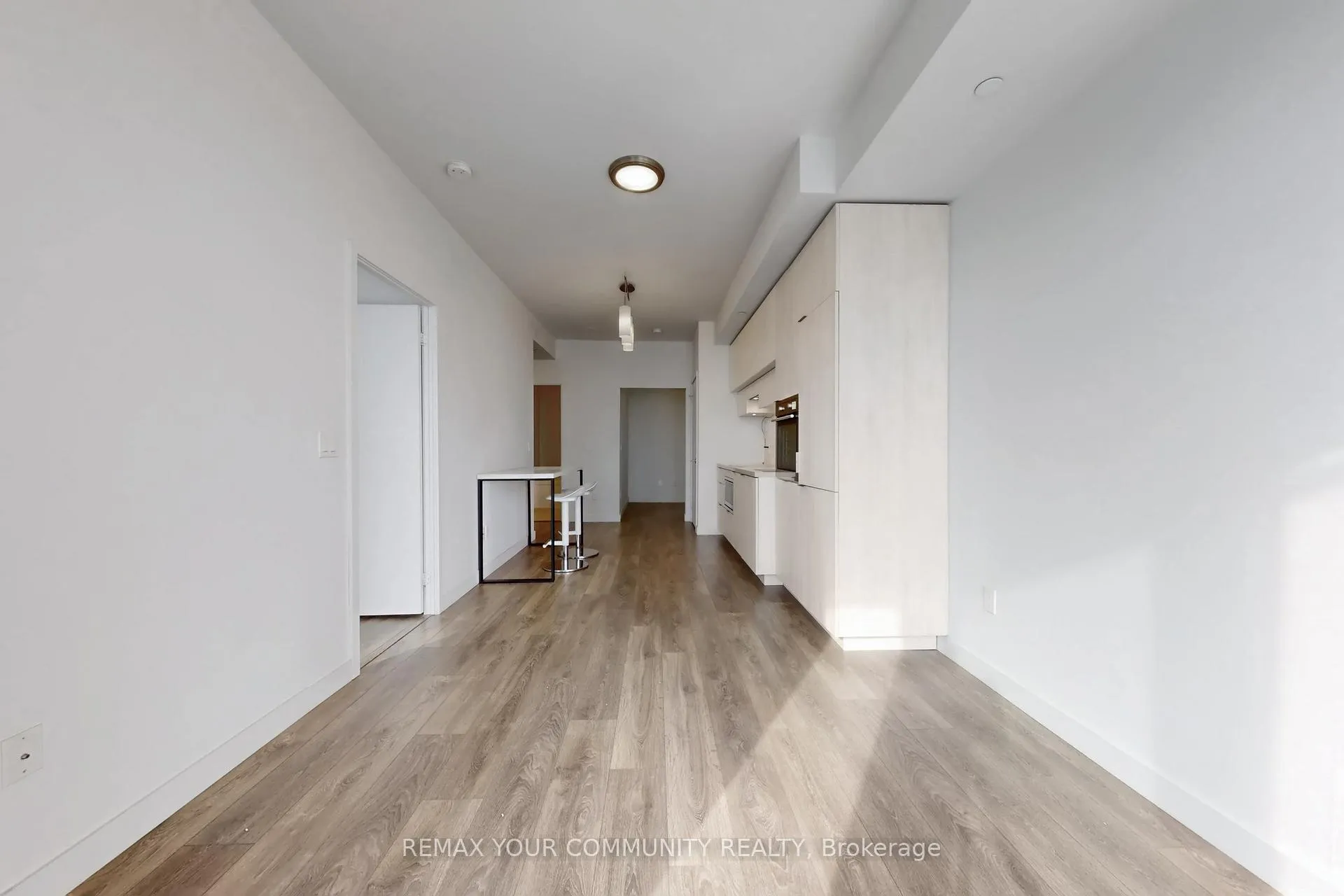 Photo 10 of Unit 3701, 8 Eglinton Avenue E, Toronto, Mount Pleasant West — HOMEH