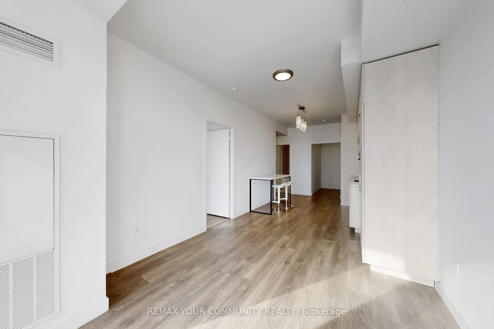 Photo 11 of Unit 3701, 8 Eglinton Avenue E, Toronto, Mount Pleasant West — HOMEH