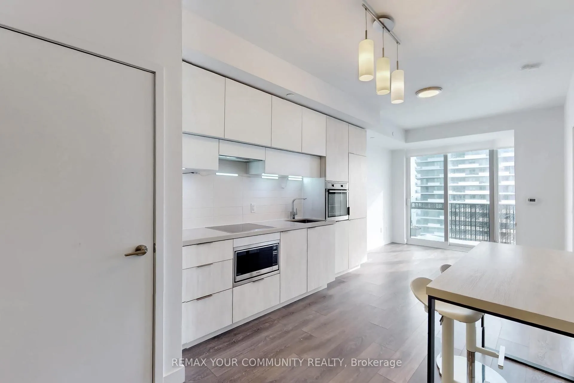 Photo 13 of Unit 3701, 8 Eglinton Avenue E, Toronto, Mount Pleasant West — HOMEH