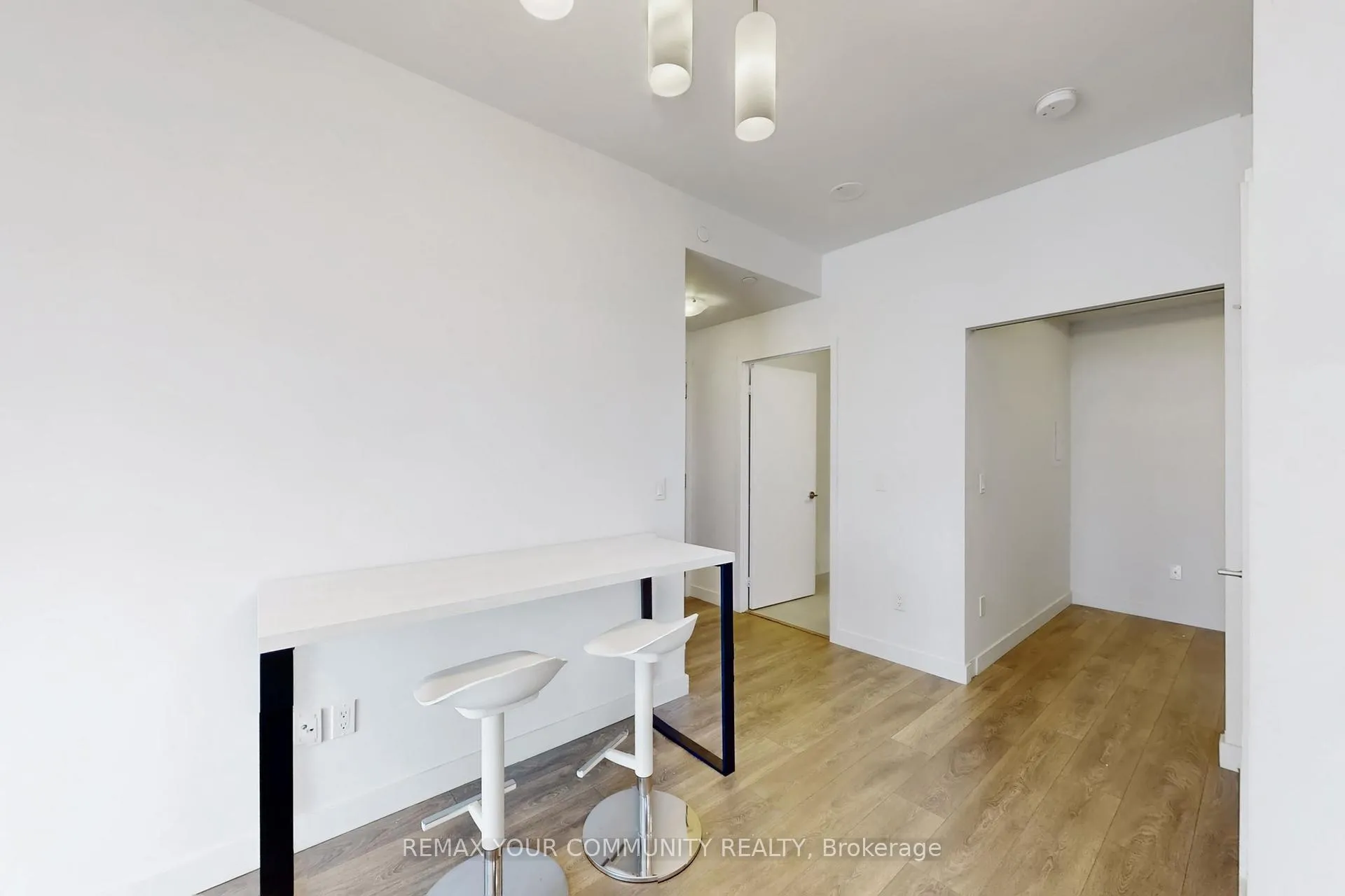 Photo 23 of Unit 3701, 8 Eglinton Avenue E, Toronto, Mount Pleasant West — HOMEH