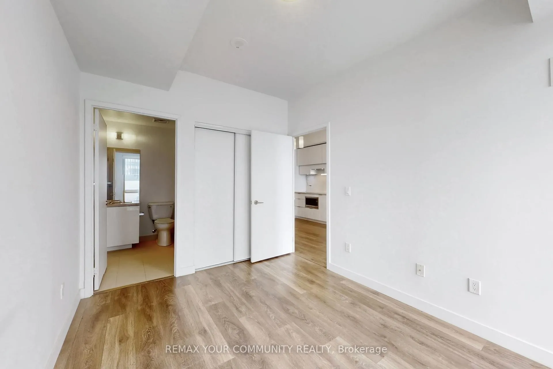 Photo 26 of Unit 3701, 8 Eglinton Avenue E, Toronto, Mount Pleasant West — HOMEH