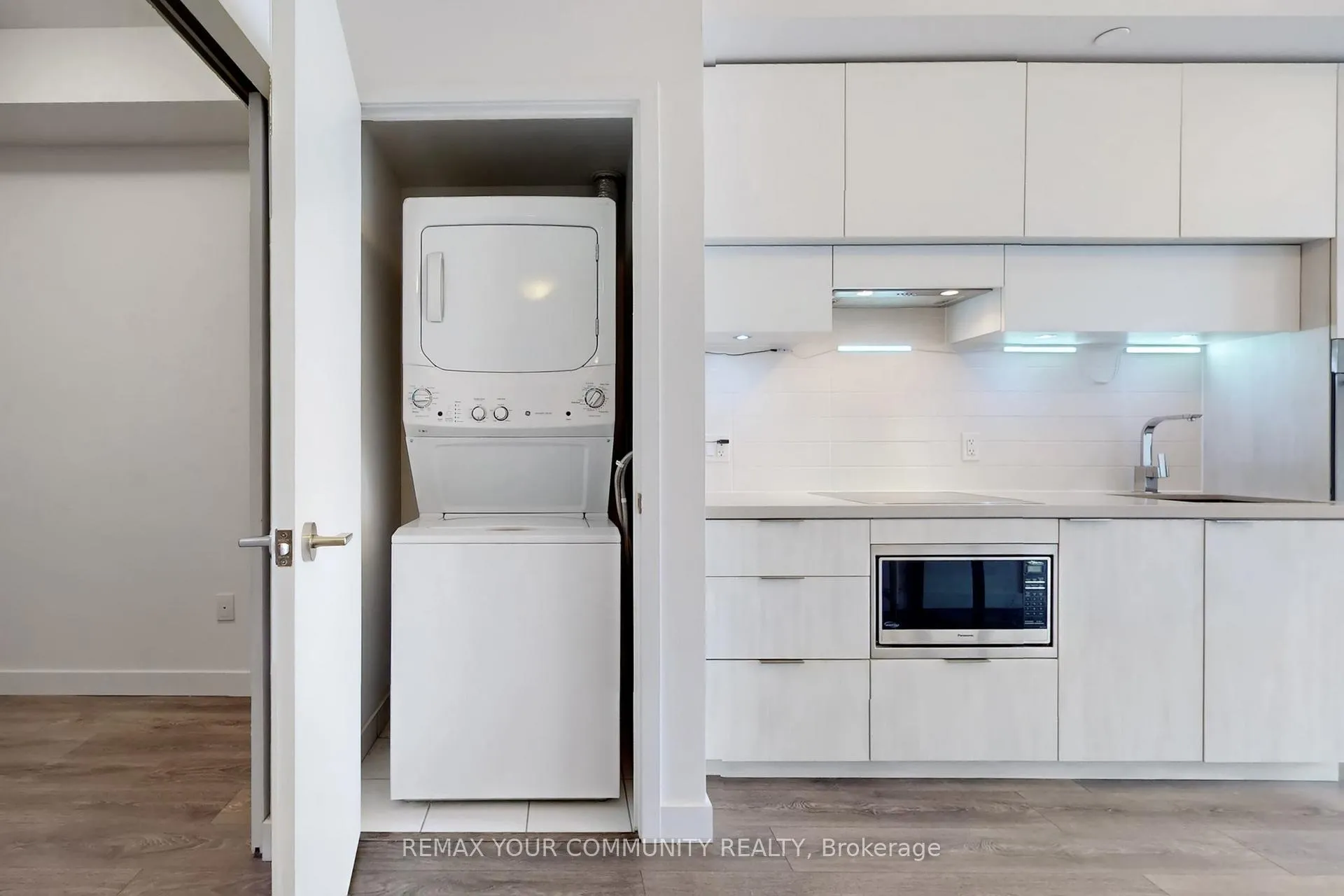 Photo 34 of Unit 3701, 8 Eglinton Avenue E, Toronto, Mount Pleasant West — HOMEH