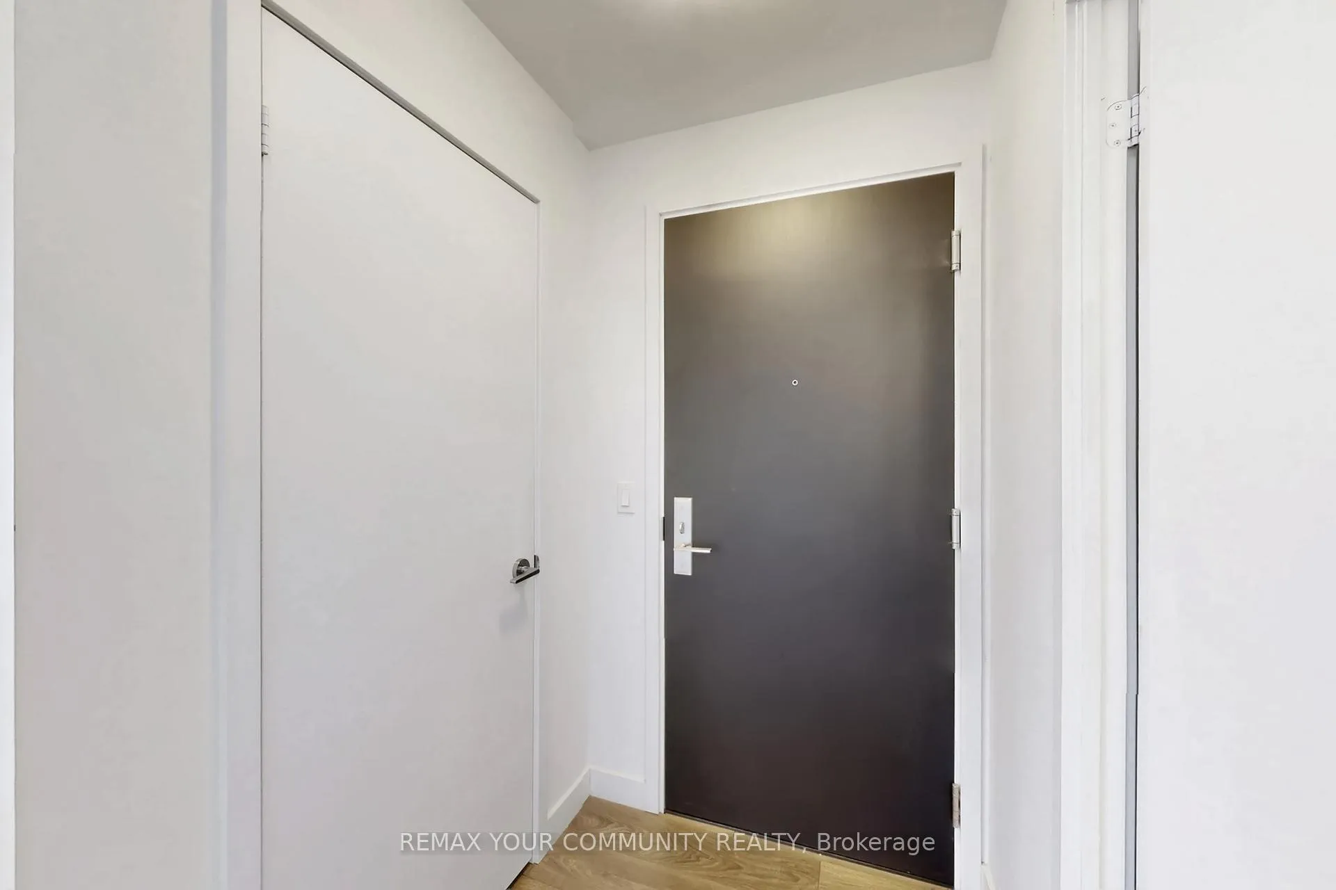 Photo 36 of Unit 3701, 8 Eglinton Avenue E, Toronto, Mount Pleasant West — HOMEH