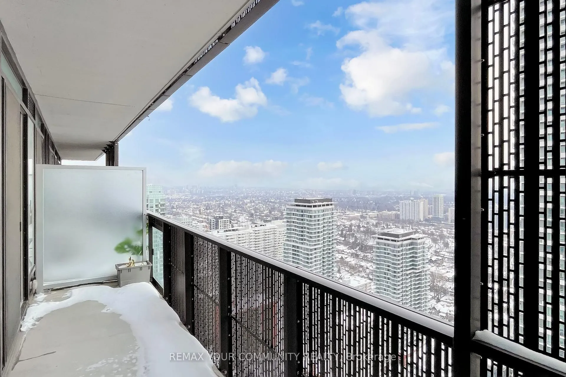 Photo 38 of Unit 3701, 8 Eglinton Avenue E, Toronto, Mount Pleasant West — HOMEH