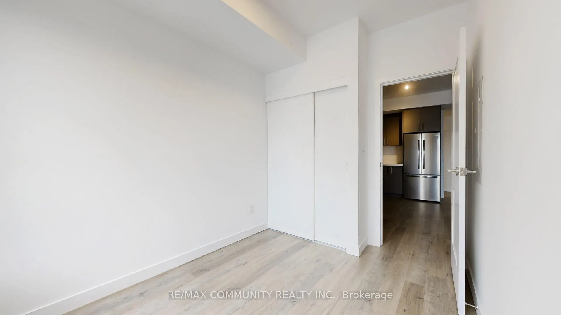 Photo 14 of Unit 5, 30 Markdale Lane, Markham, Middlefield — HOMEH