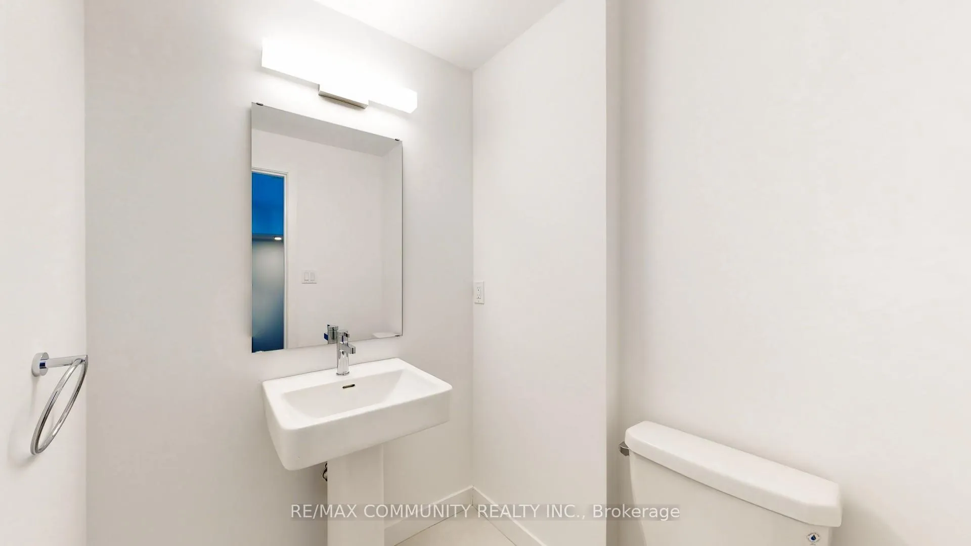 Photo 15 of Unit 5, 30 Markdale Lane, Markham, Middlefield — HOMEH