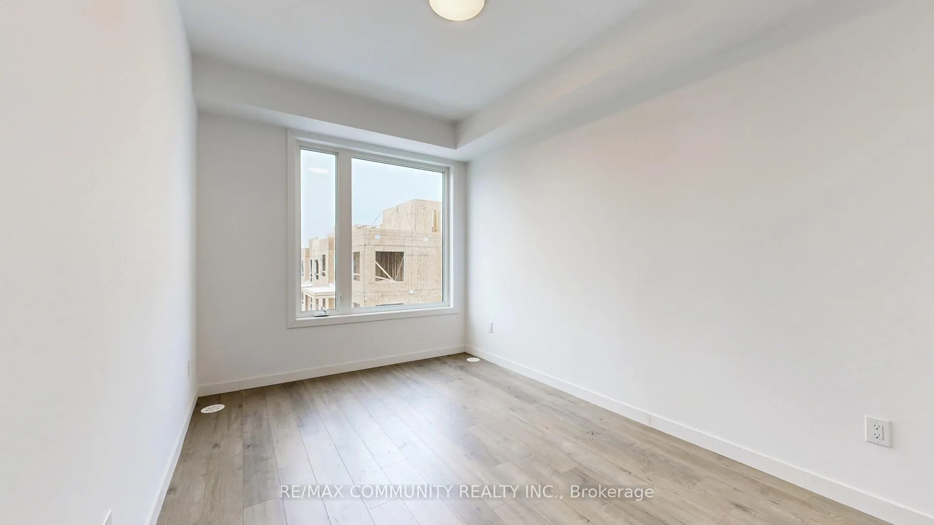 Photo 18 of Unit 5, 30 Markdale Lane, Markham, Middlefield — HOMEH