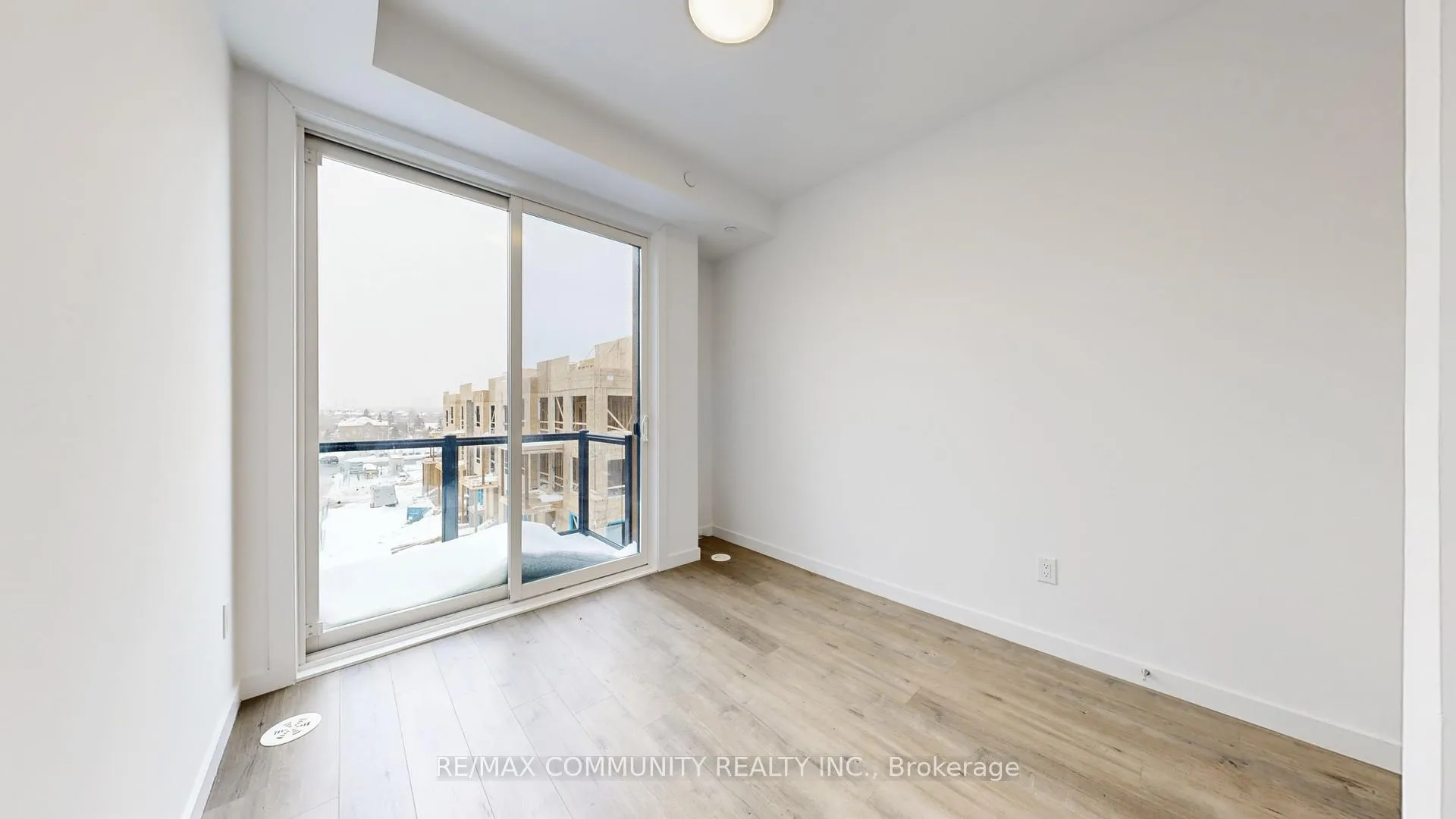 Photo 22 of Unit 5, 30 Markdale Lane, Markham, Middlefield — HOMEH