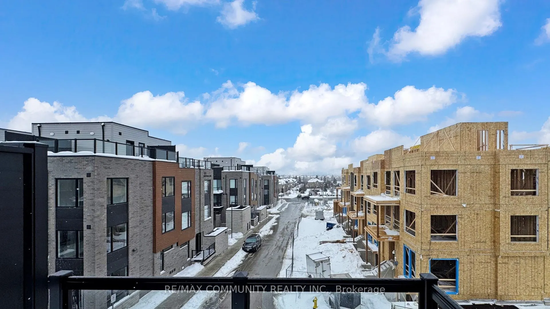 Photo 28 of Unit 5, 30 Markdale Lane, Markham, Middlefield — HOMEH