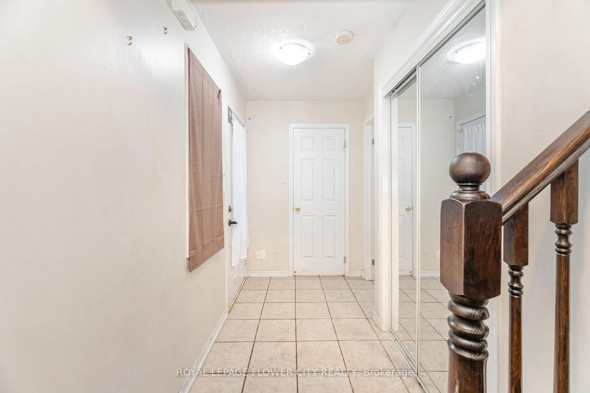 Photo 4 of Unit 32, 50 Hillcrest Avenue, Brampton, Queen Street Corridor — HOMEH