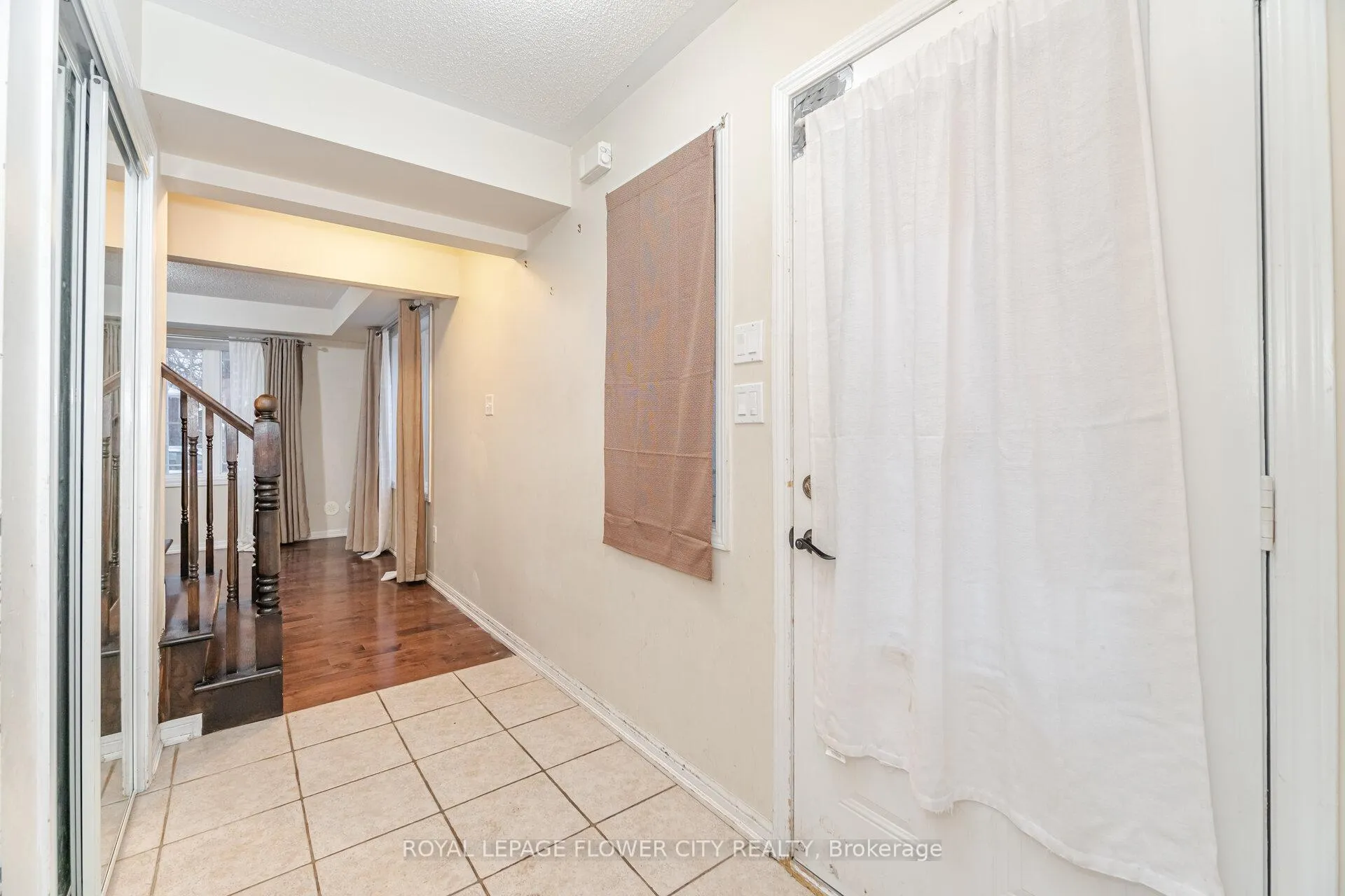 Photo 5 of Unit 32, 50 Hillcrest Avenue, Brampton, Queen Street Corridor — HOMEH