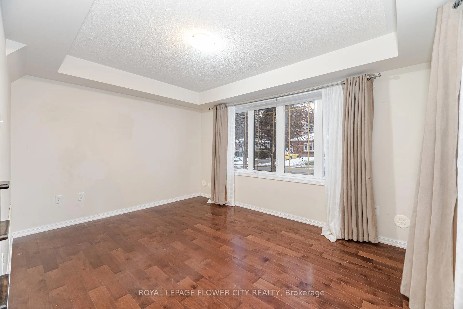 Photo 6 of Unit 32, 50 Hillcrest Avenue, Brampton, Queen Street Corridor — HOMEH