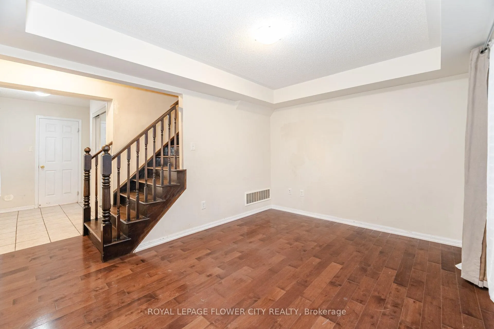 Photo 8 of Unit 32, 50 Hillcrest Avenue, Brampton, Queen Street Corridor — HOMEH