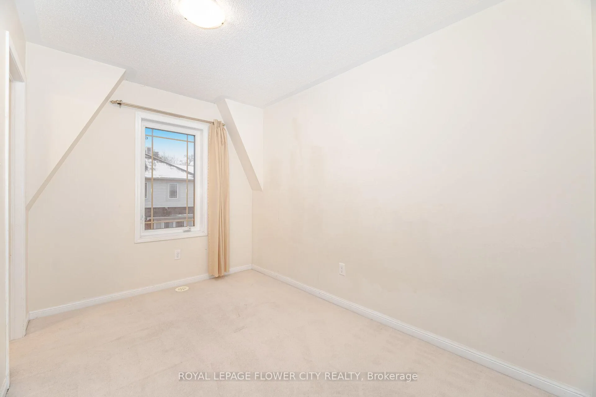 Photo 29 of Unit 32, 50 Hillcrest Avenue, Brampton, Queen Street Corridor — HOMEH