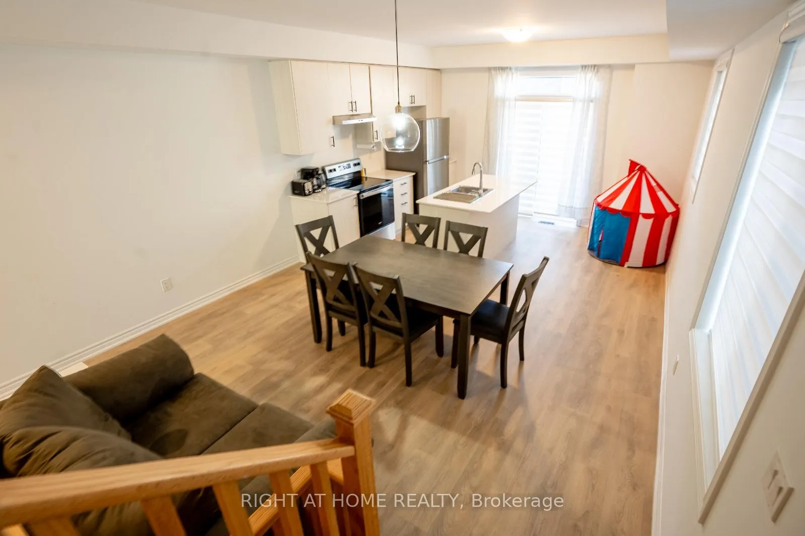 Photo 13 of 777 Eddystone Path, Oshawa, Donevan — HOMEH