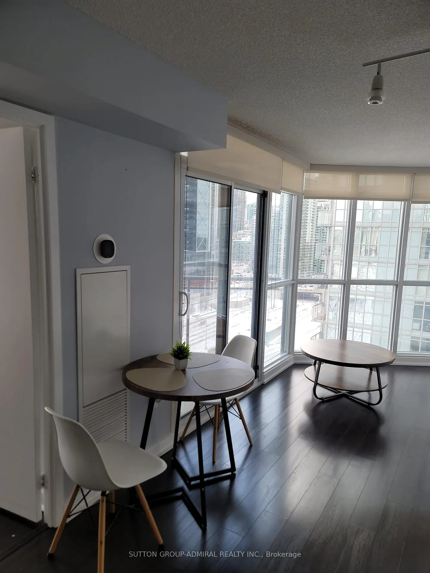 Photo 2 of Unit 1902, 21 Iceboat Terrace, Toronto, Waterfront Communities — HOMEH