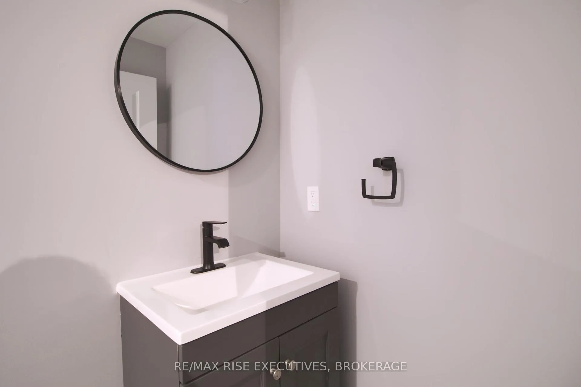Photo 9 of Unit 2, 130 Weller Avenue, Kingston, Rideau — HOMEH