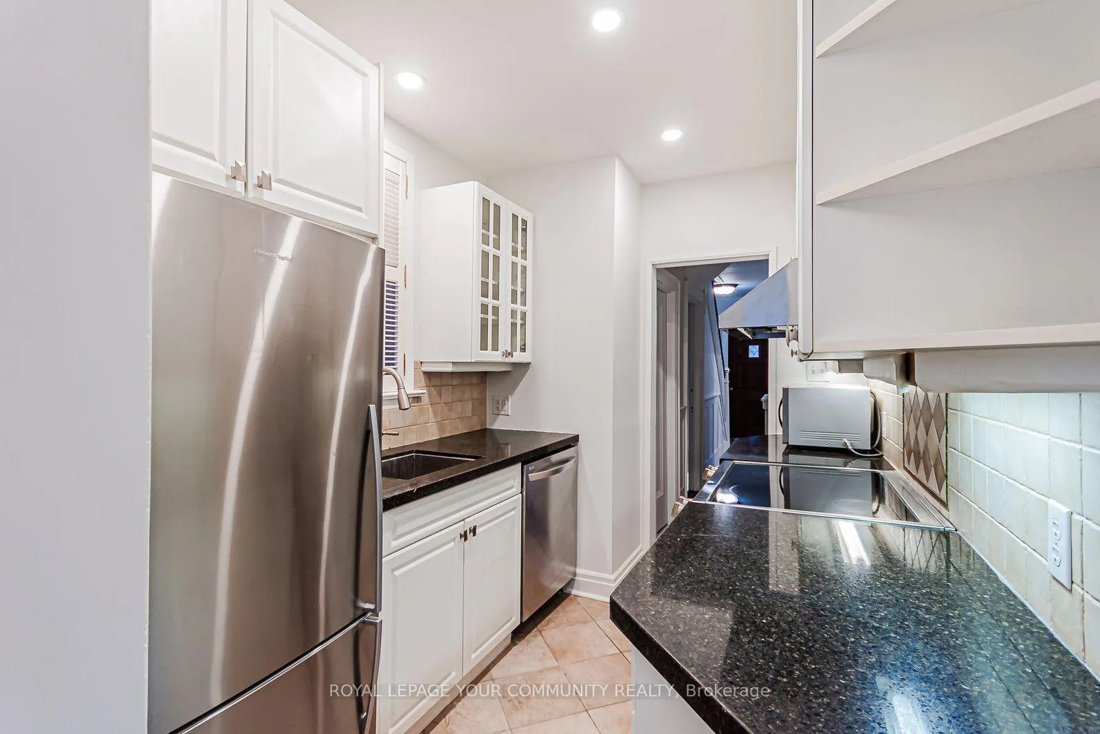 Photo 10 of 526 Roselawn Avenue, Toronto, Lawrence Park South — HOMEH