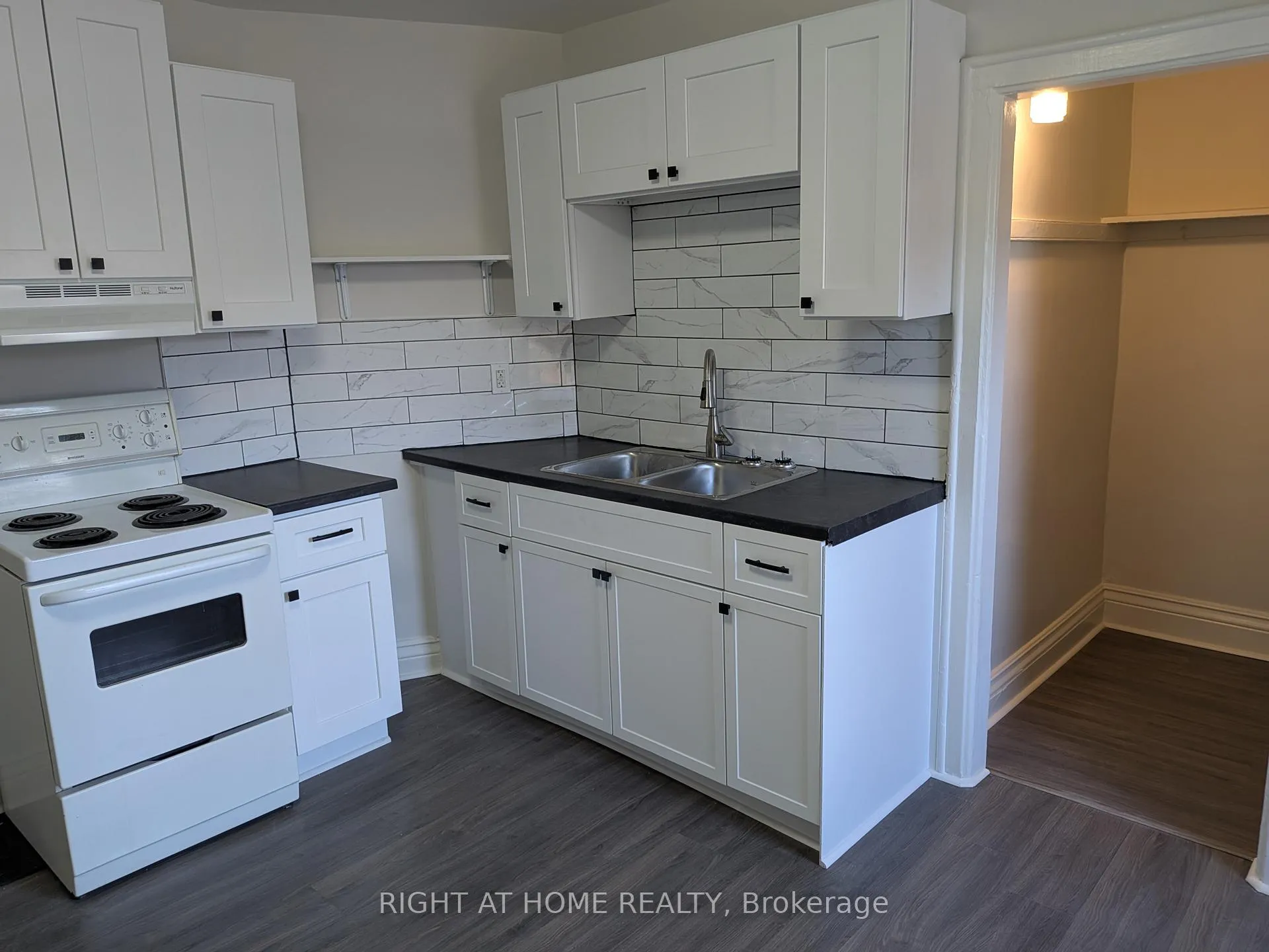 Photo 13 of Unit 1, 333 Simcoe Street S, Oshawa, Central — HOMEH