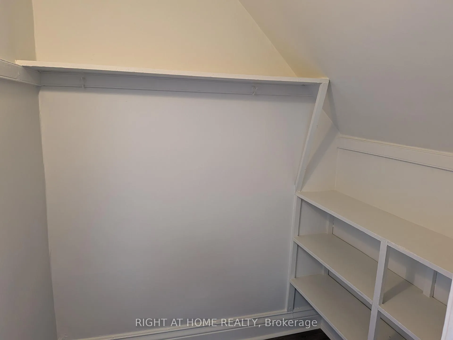 Photo 15 of Unit 1, 333 Simcoe Street S, Oshawa, Central — HOMEH