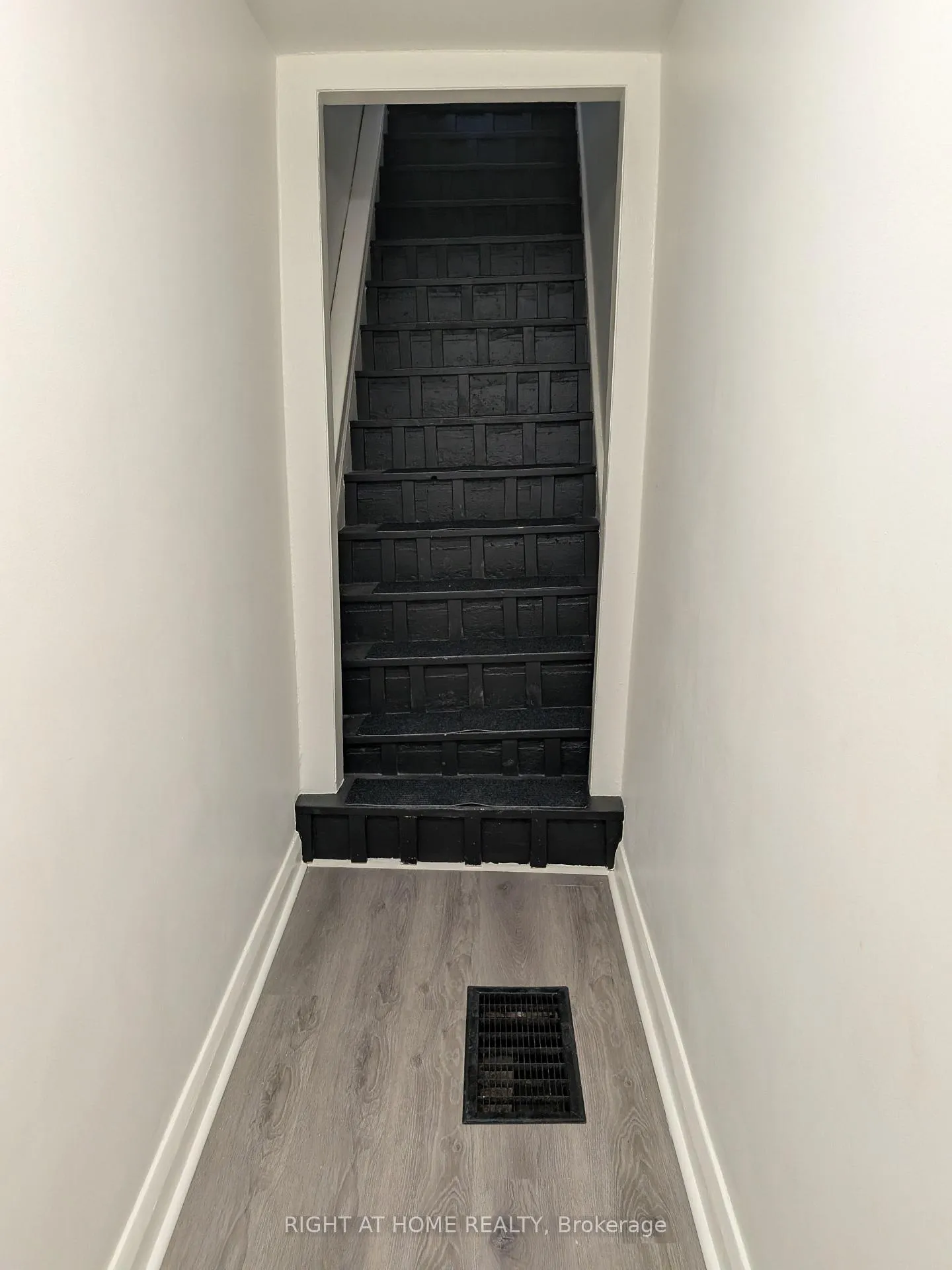 Photo 20 of Unit 1, 333 Simcoe Street S, Oshawa, Central — HOMEH