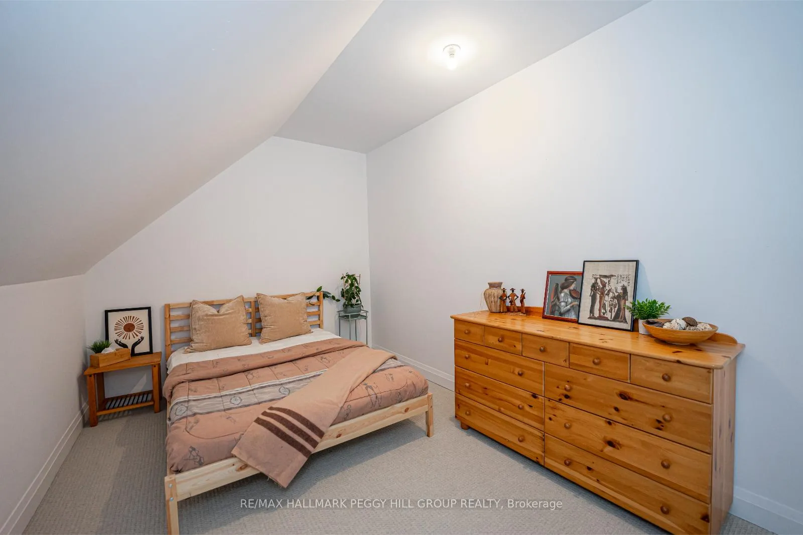 Photo 11 of 12 Samantha Lane, Midland — HOMEH