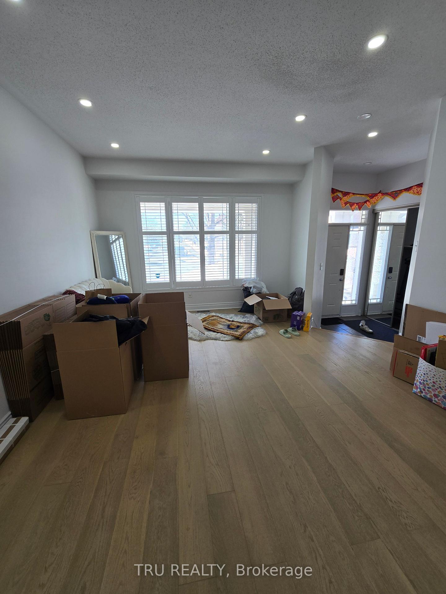 Photo 3 of 609 Beatrice Drive, Ottawa, Barrhaven - Strandherd — HOMEH