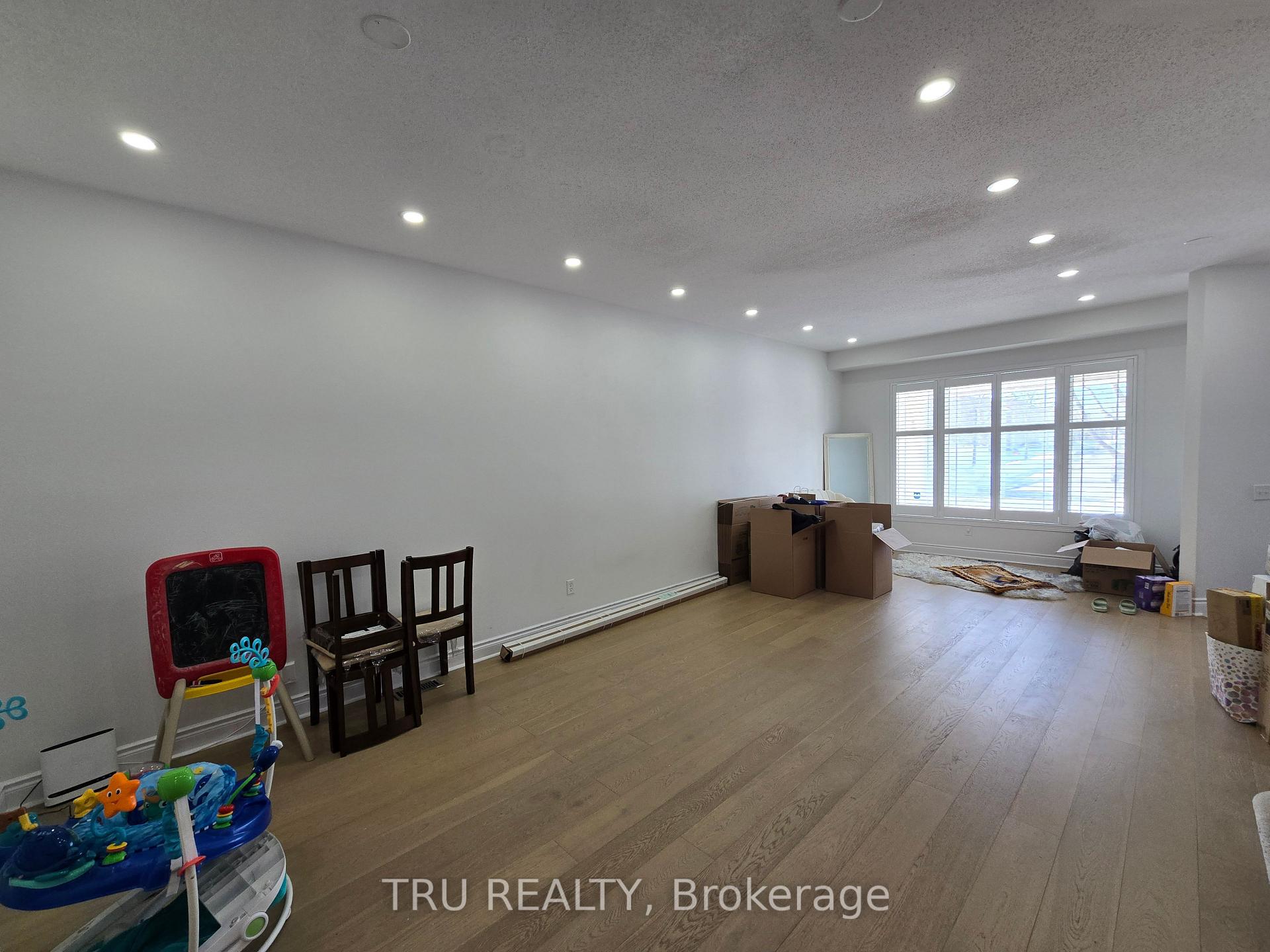 Photo 5 of 609 Beatrice Drive, Ottawa, Barrhaven - Strandherd — HOMEH