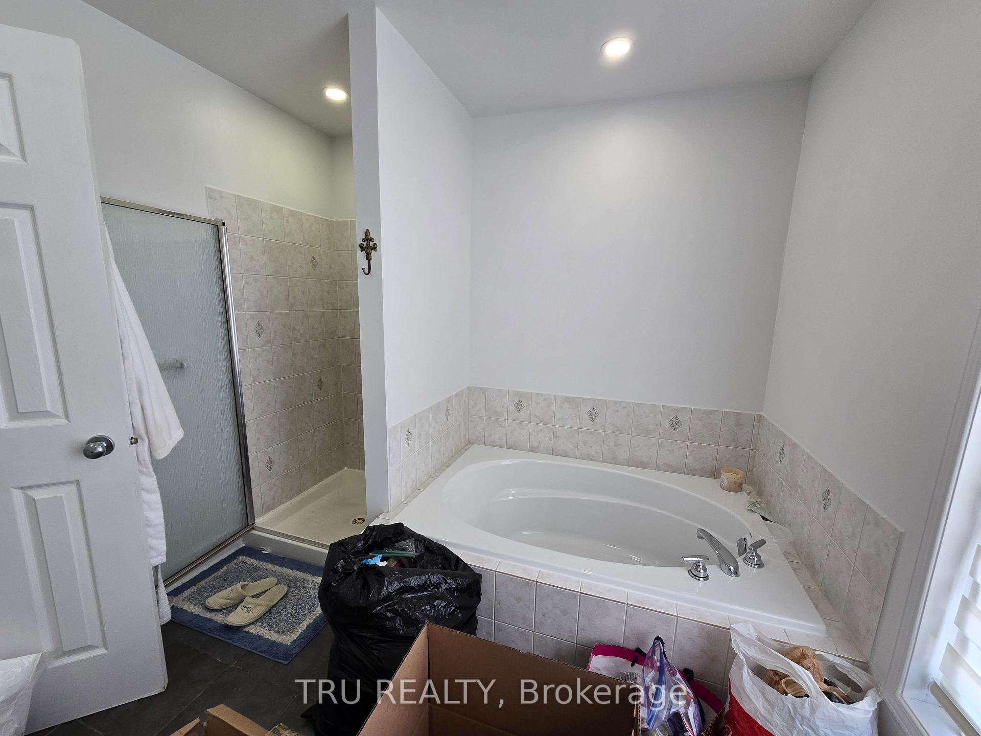 Photo 17 of 609 Beatrice Drive, Ottawa, Barrhaven - Strandherd — HOMEH