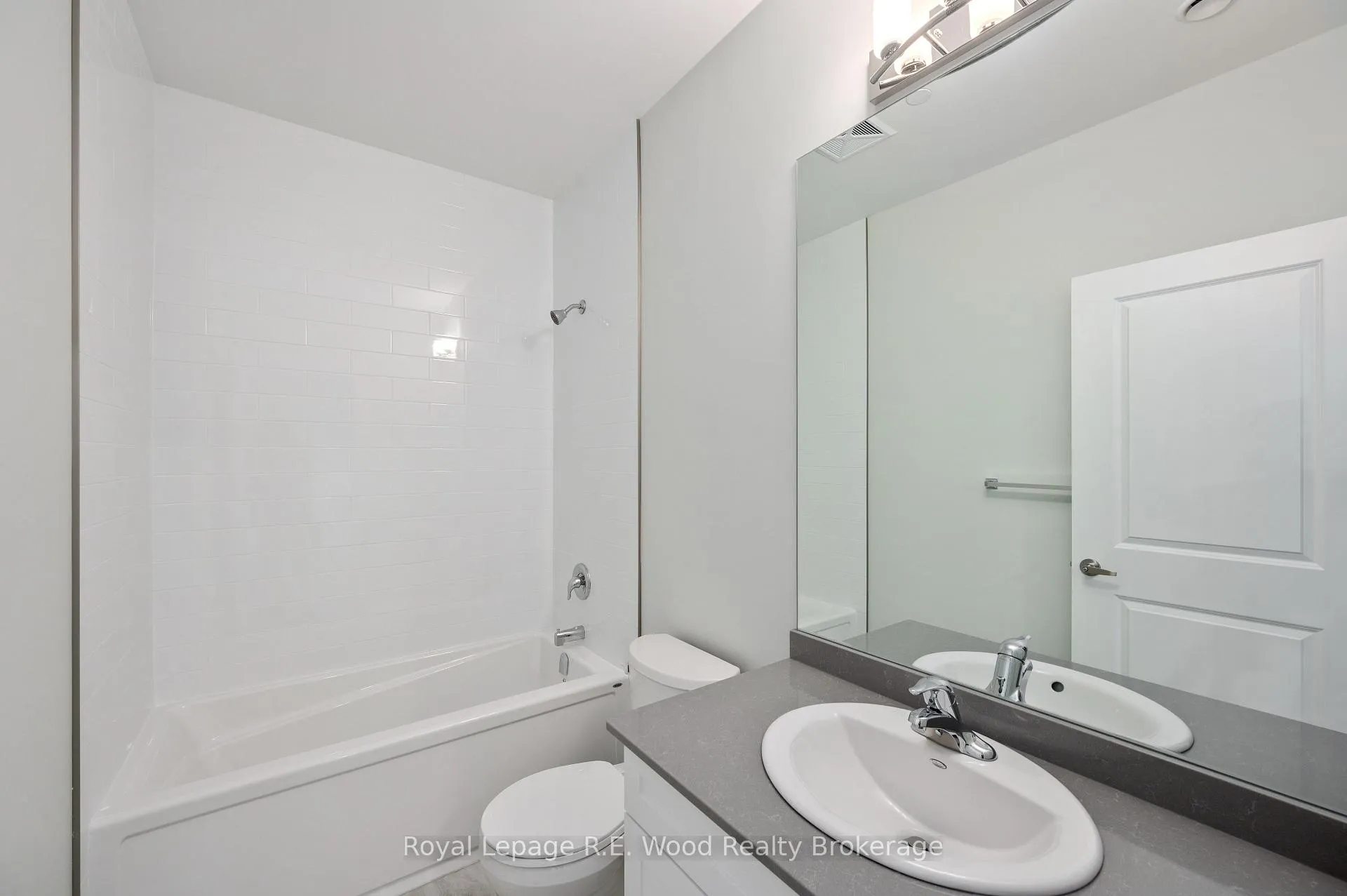 Photo 12 of 136 Concession Street E, Tillsonburg — HOMEH
