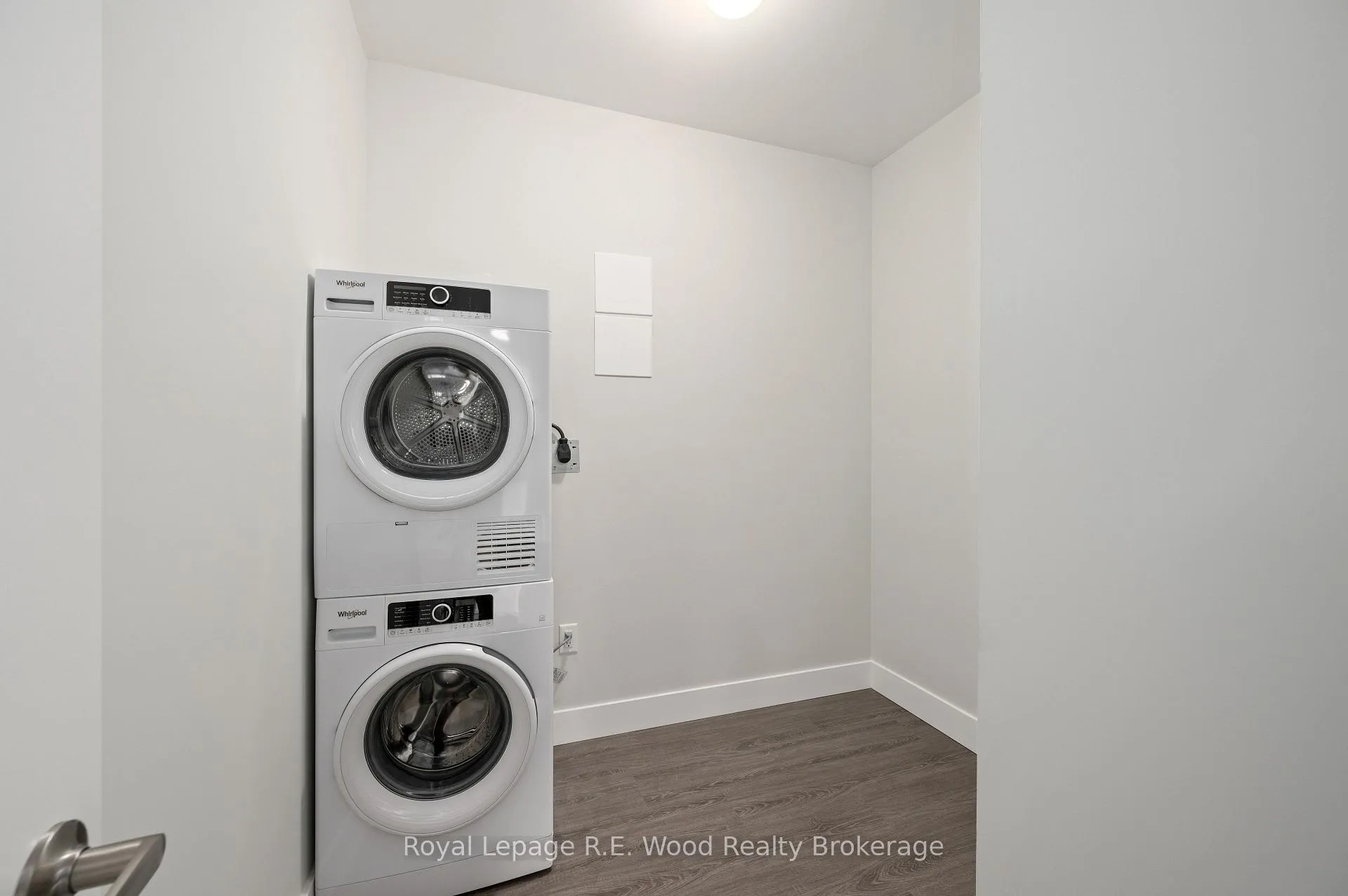 Photo 14 of 136 Concession Street E, Tillsonburg — HOMEH