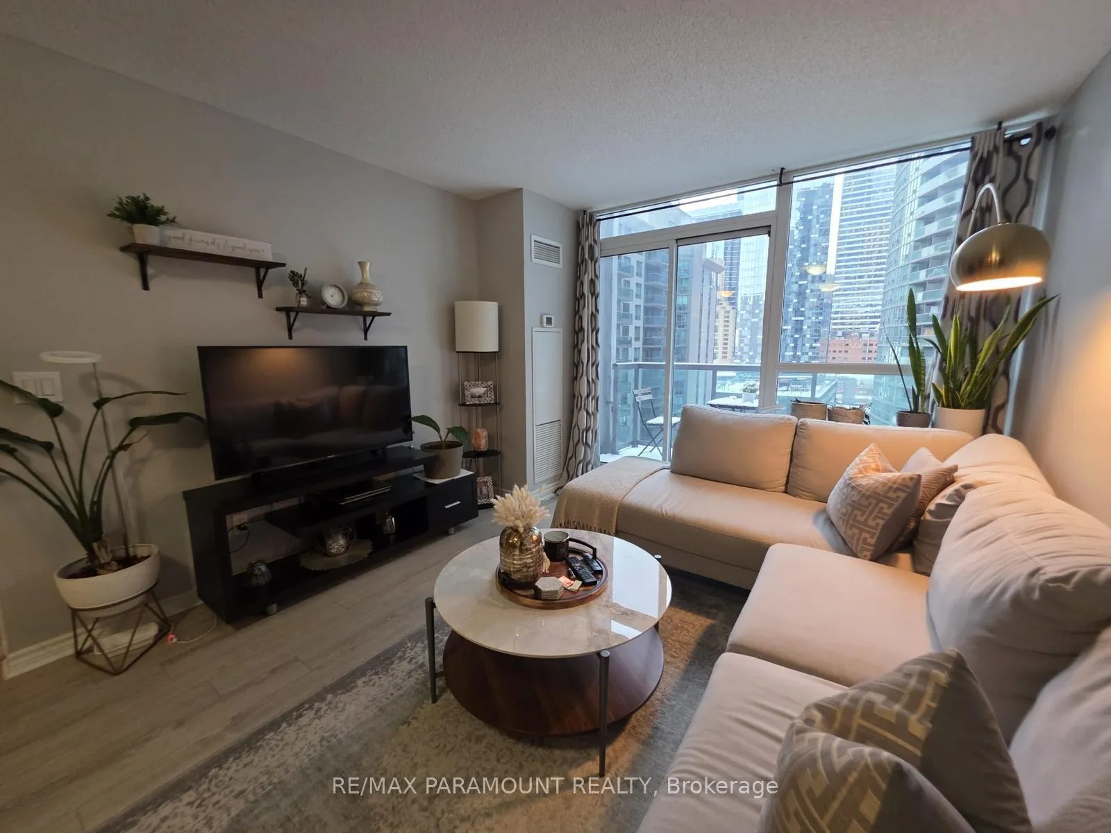 Photo 6 of Unit 1523, 25 Lower Simcoe Street, Toronto, Waterfront Communities — HOMEH