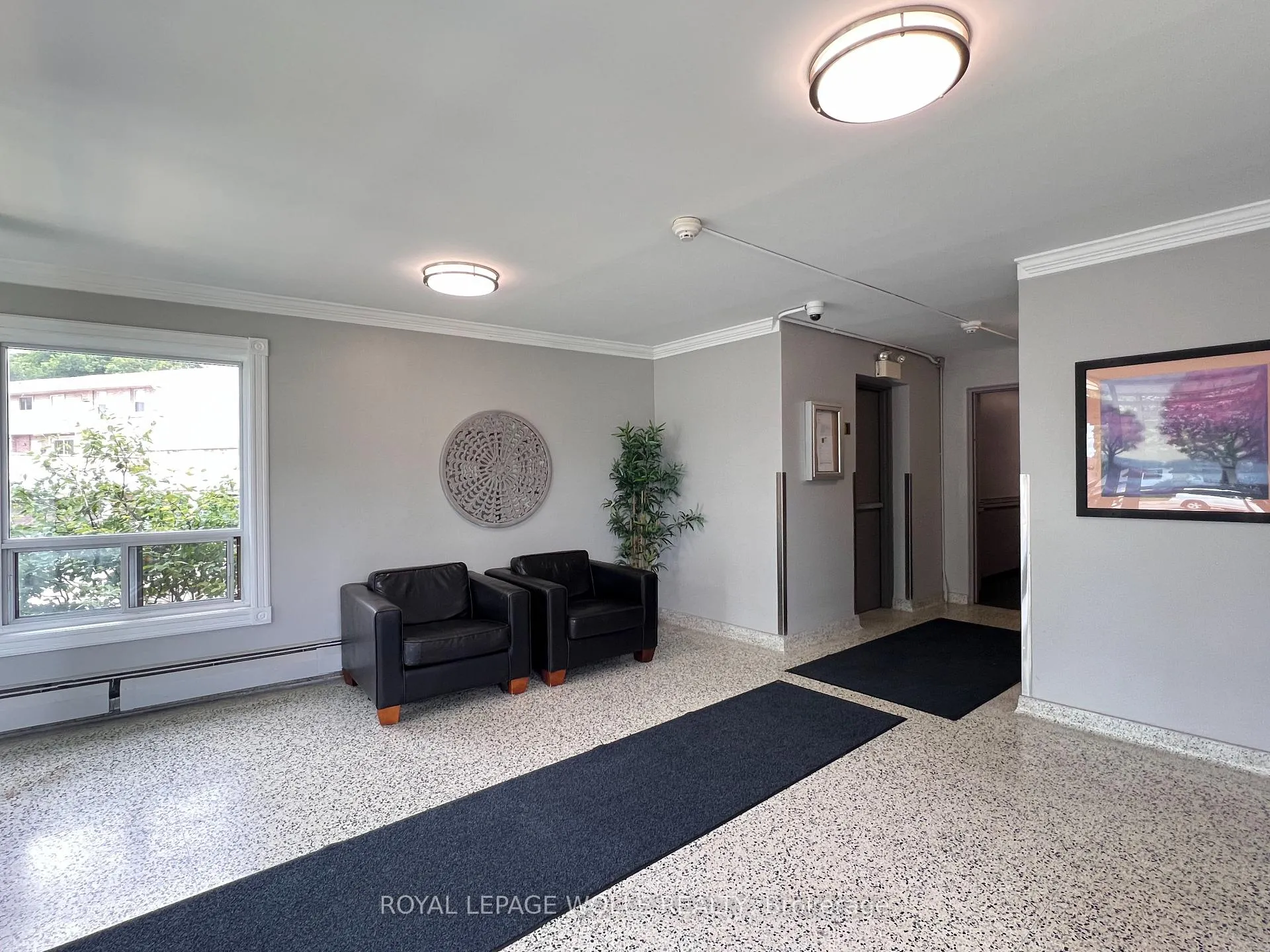 Photo 4 of 283 Fairway Road N, Kitchener, Centreville Chicopee — HOMEH