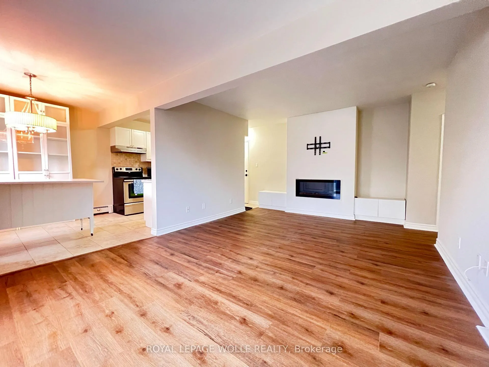Photo 8 of 283 Fairway Road N, Kitchener, Centreville Chicopee — HOMEH
