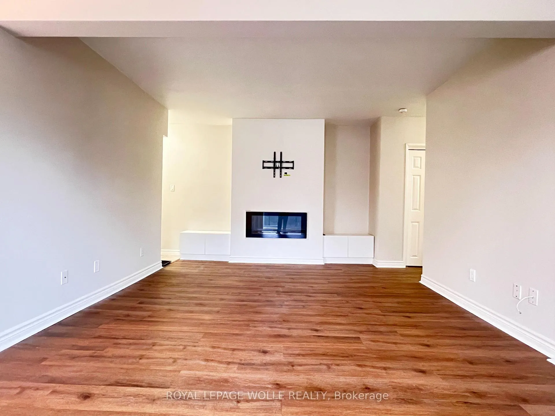 Photo 12 of 283 Fairway Road N, Kitchener, Centreville Chicopee — HOMEH