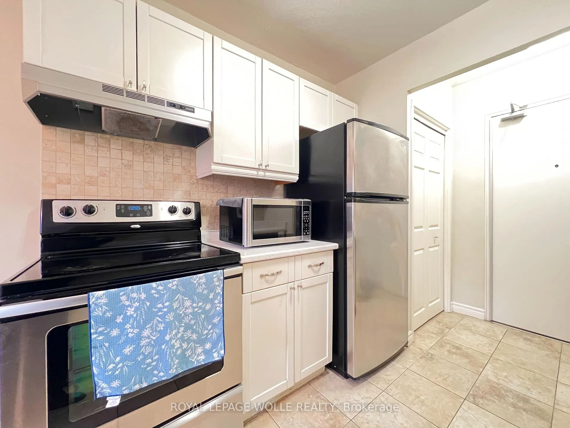 Photo 16 of 283 Fairway Road N, Kitchener, Centreville Chicopee — HOMEH