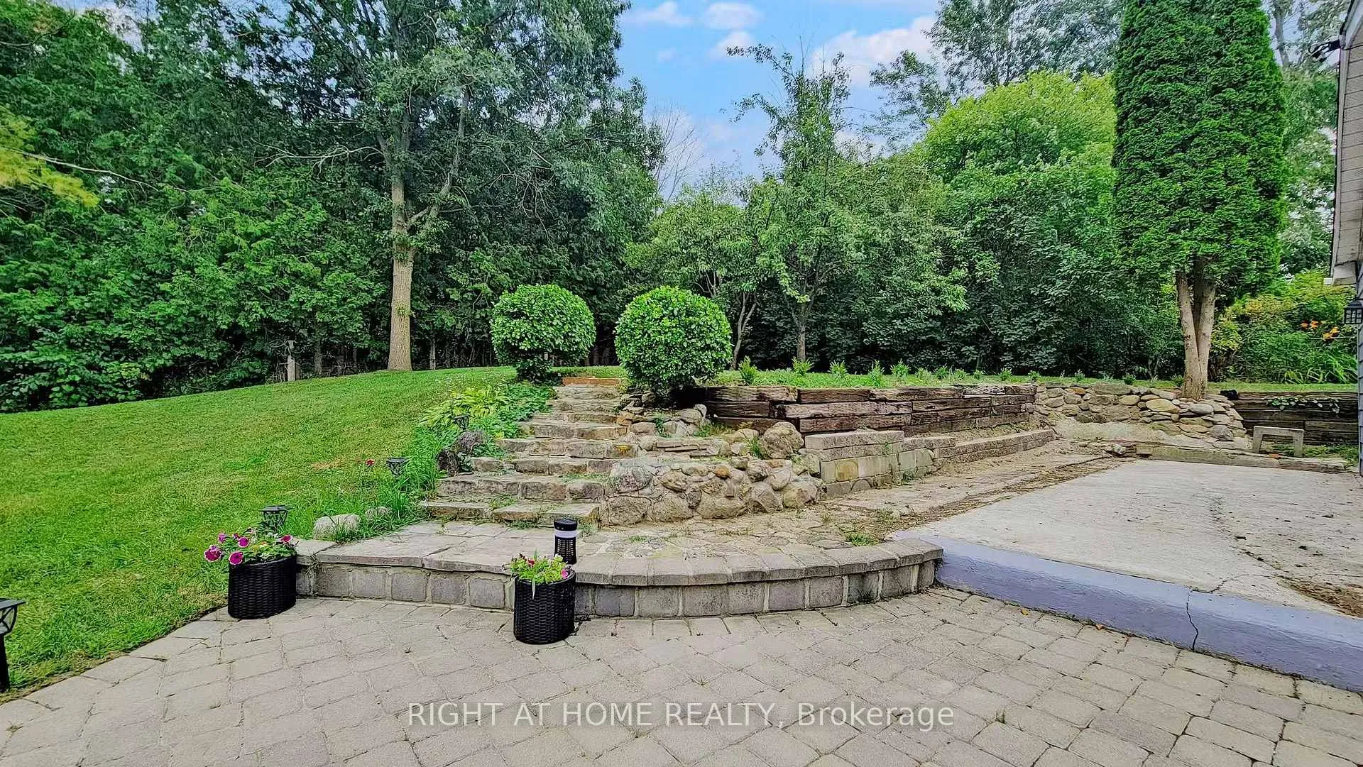 Photo 5 of 16675 Keele Street, King, Rural King — HOMEH