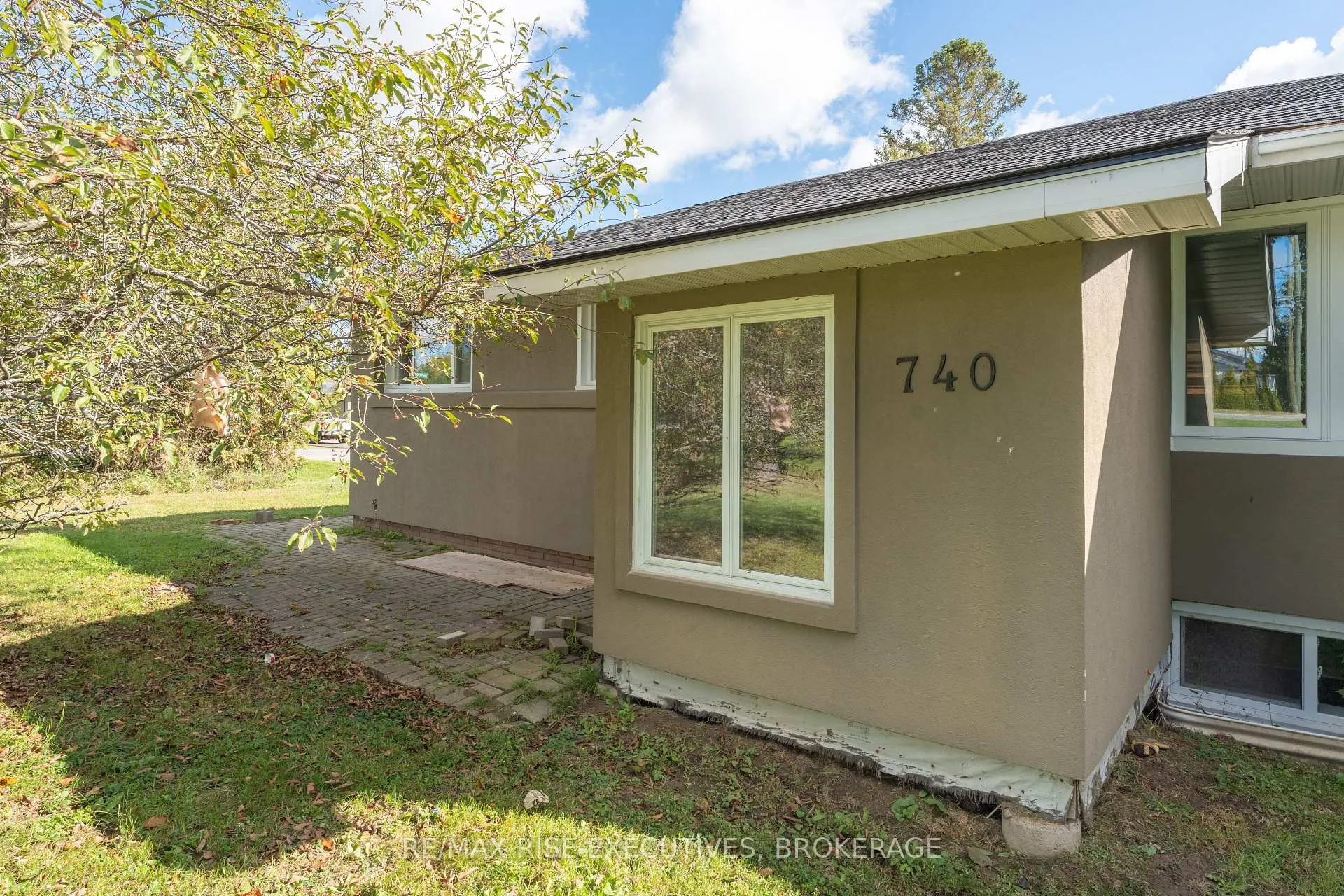 Photo 2 of Unit 1, 740 Collins Bay Road, Kingston, South of Taylor-Kidd Blvd — HOMEH