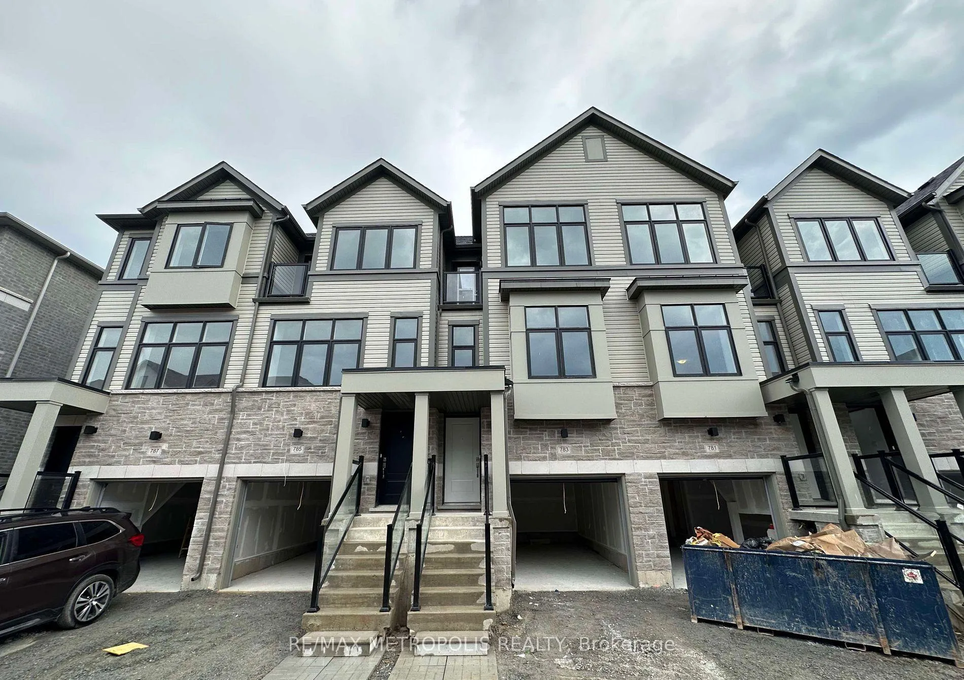 Front of 783 Kootenay Path