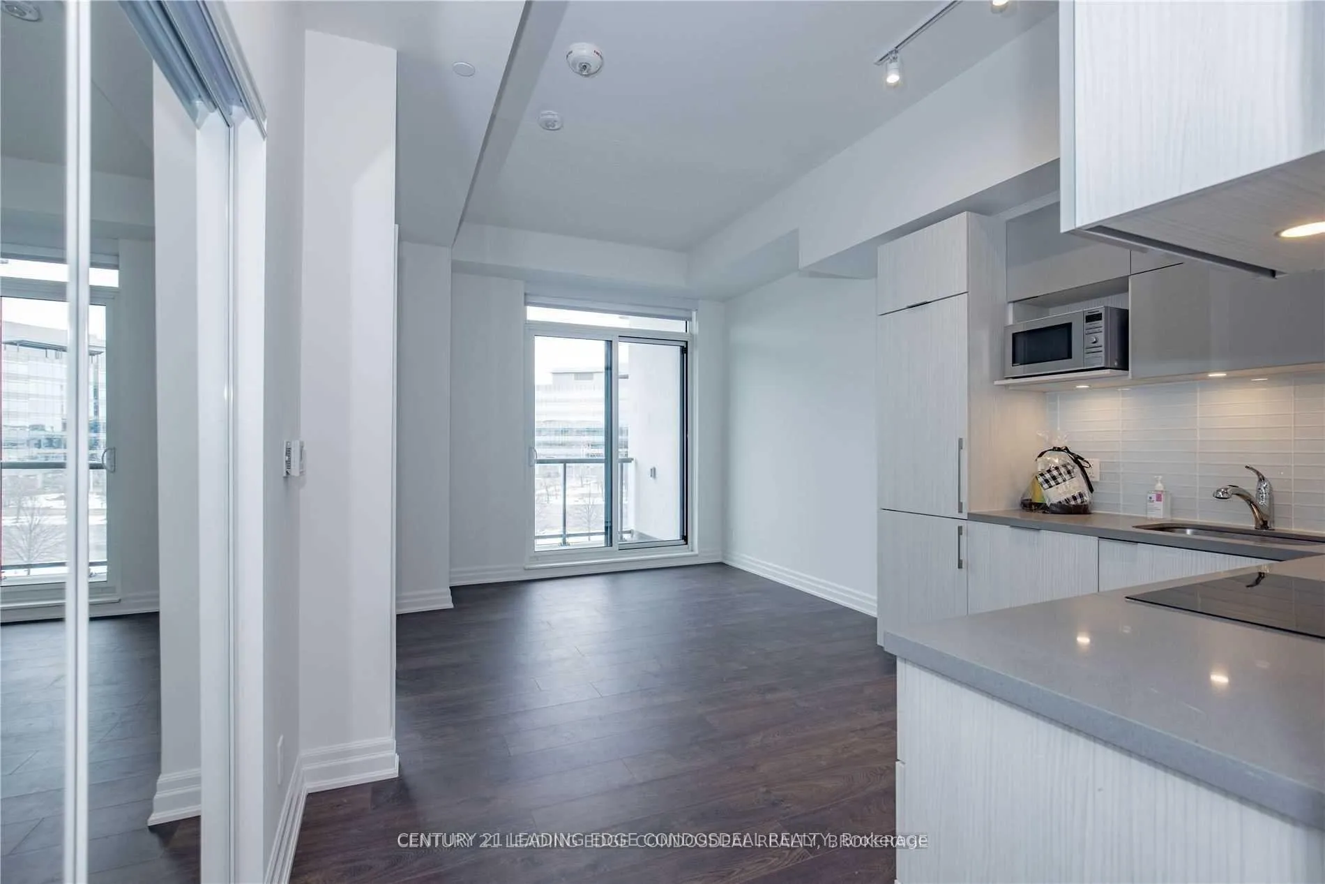 Photo 7 of Unit 403B, 8 Rouge Valley Drive W, Markham, Unionville — HOMEH