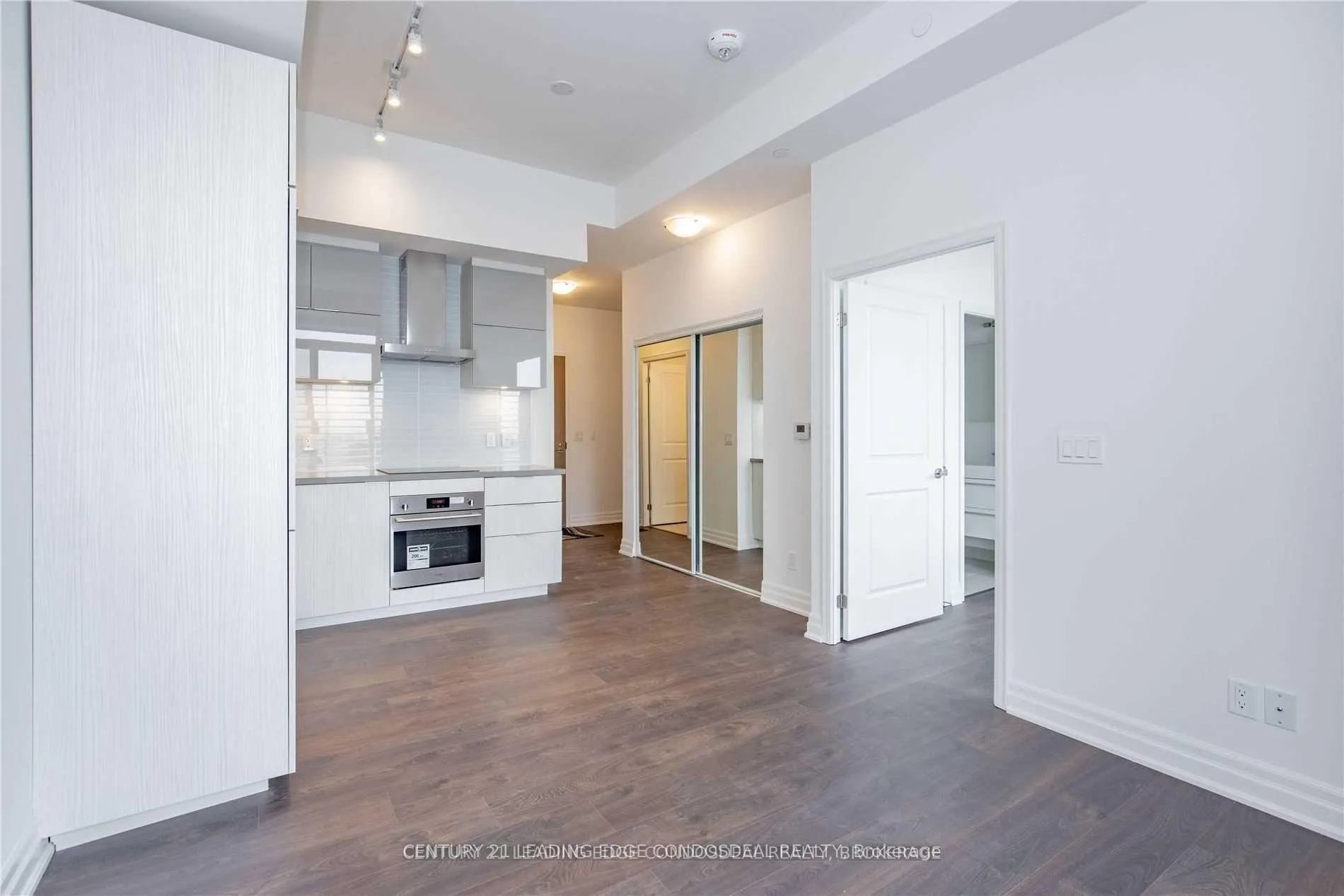 Photo 12 of Unit 403B, 8 Rouge Valley Drive W, Markham, Unionville — HOMEH