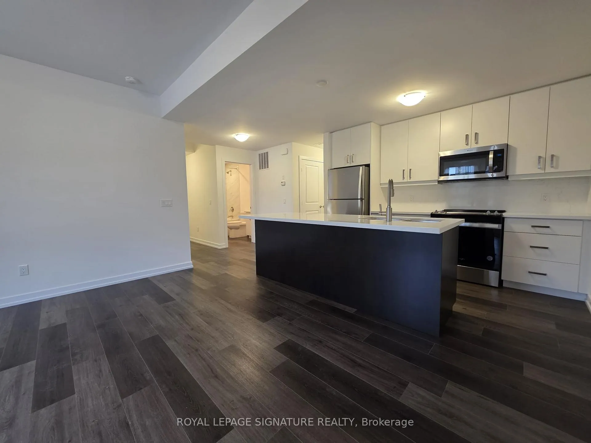 Photo 6 of 223 Burke Street, Hamilton, Waterdown — HOMEH