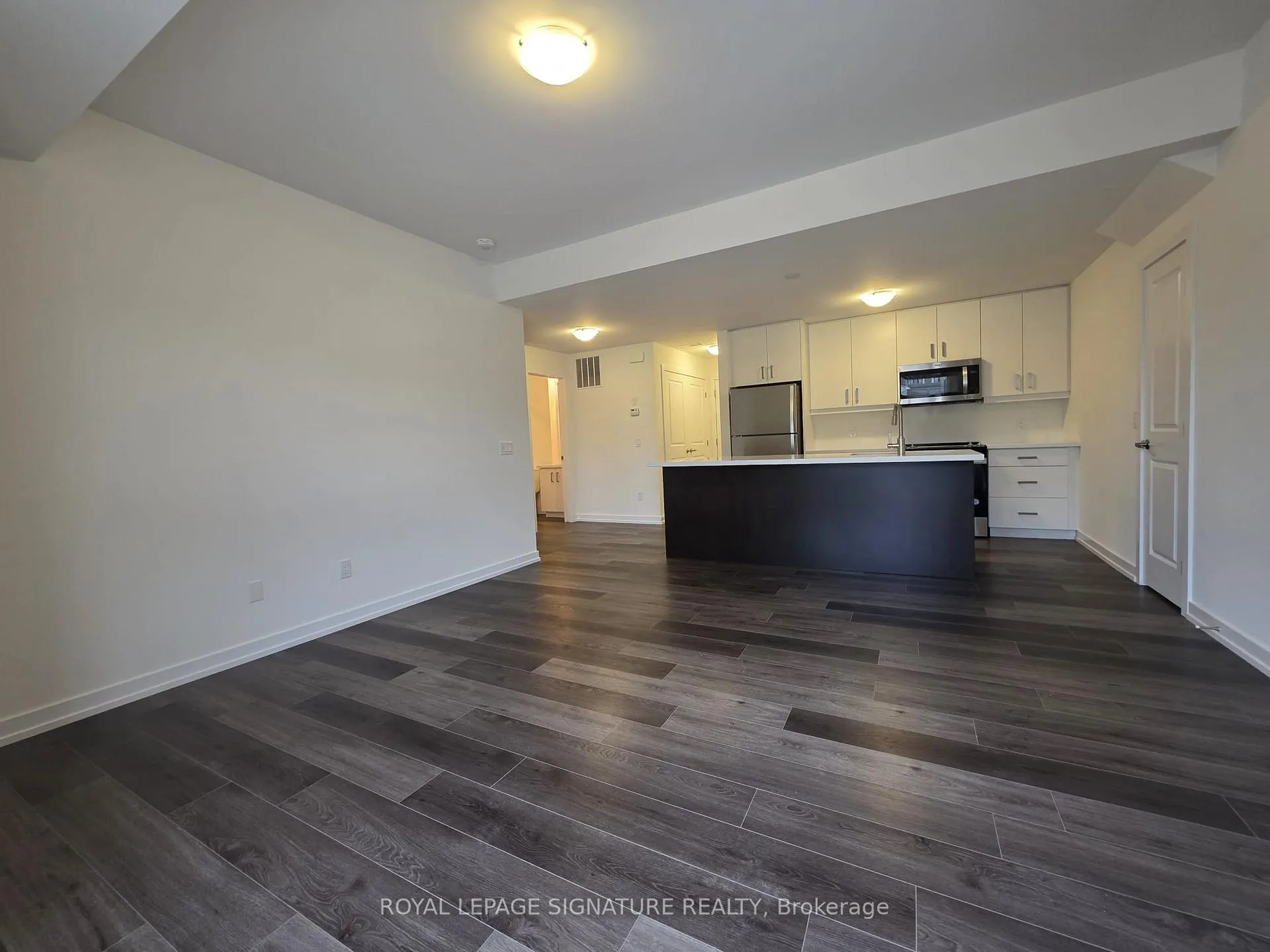 Photo 7 of 223 Burke Street, Hamilton, Waterdown — HOMEH