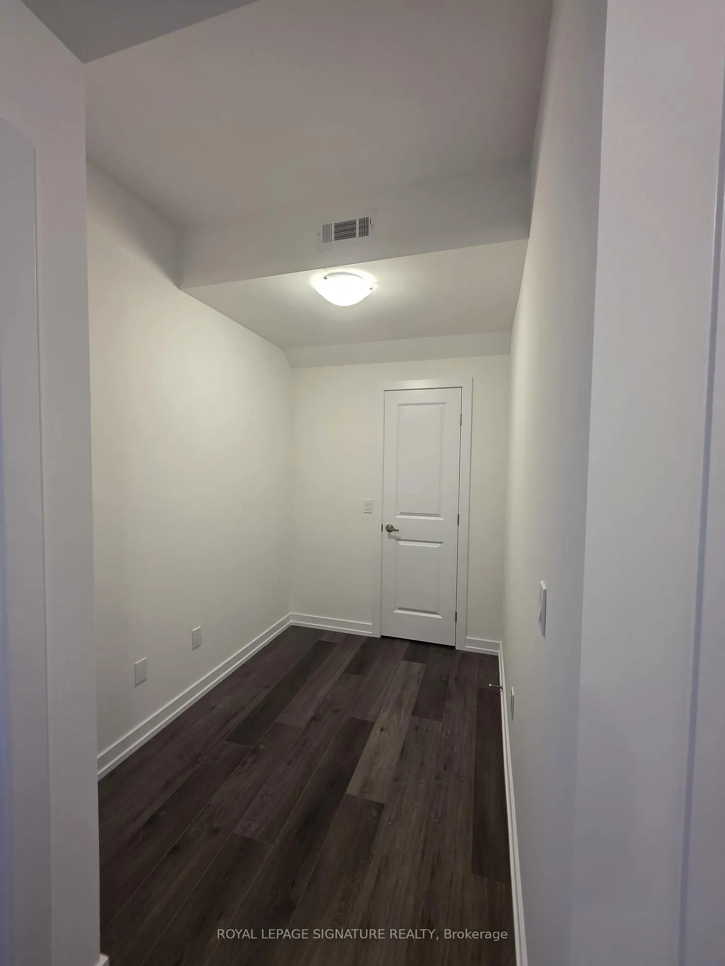 Photo 10 of 223 Burke Street, Hamilton, Waterdown — HOMEH