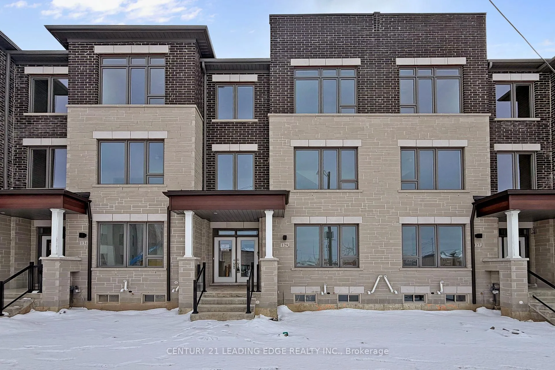 Photo 1 of 129 Vine Cliff Boulevard, Markham, Victoria Manor-Jennings Gate — HOMEH