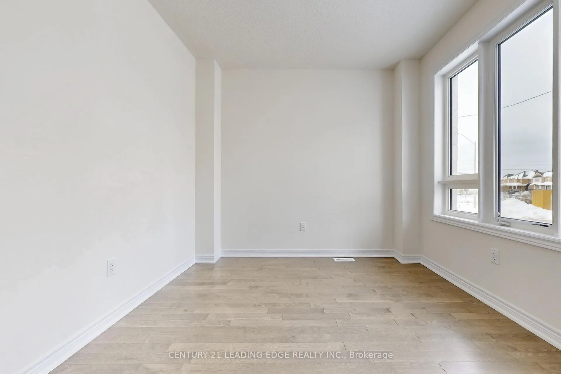 Photo 6 of 129 Vine Cliff Boulevard, Markham, Victoria Manor-Jennings Gate — HOMEH