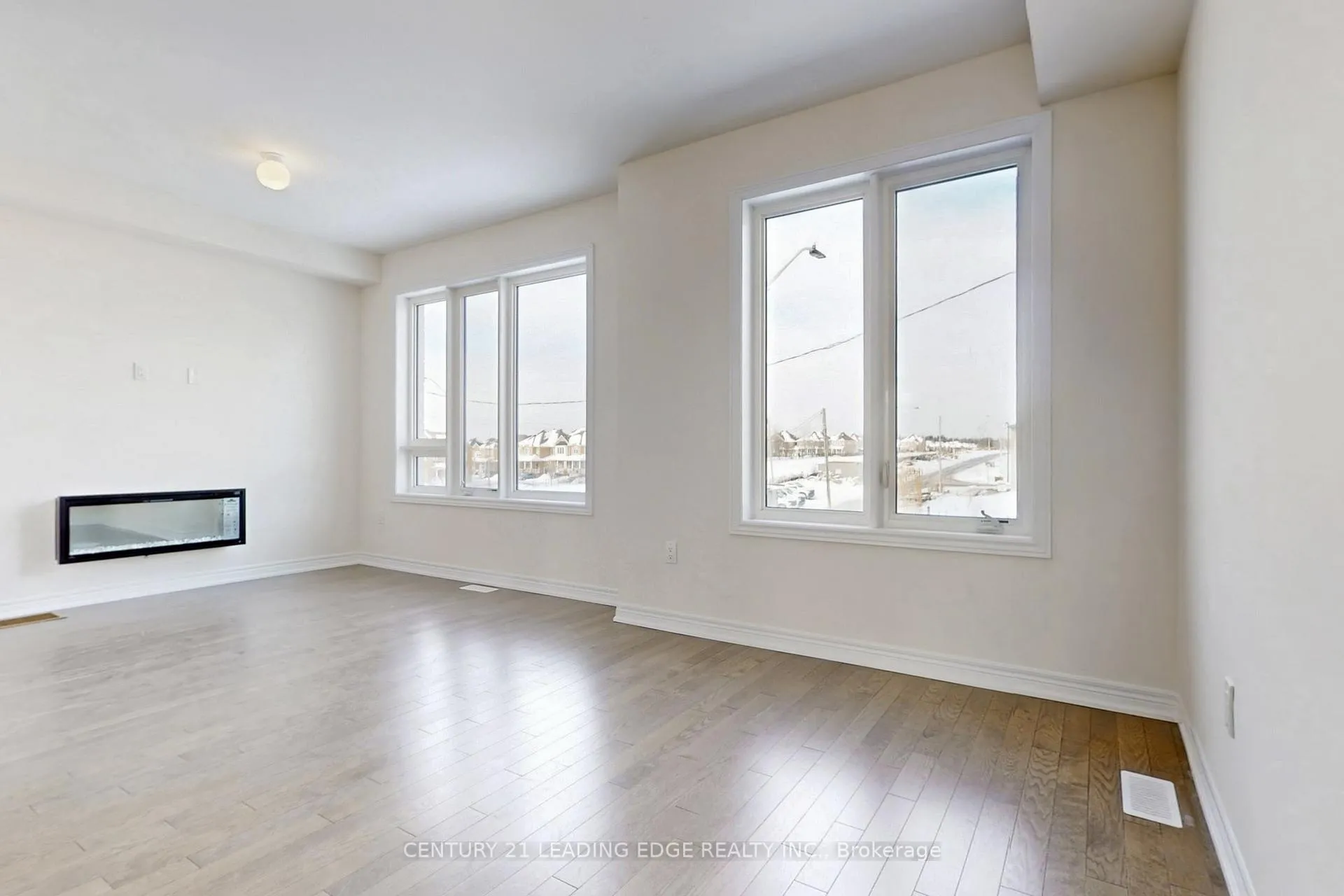 Photo 10 of 129 Vine Cliff Boulevard, Markham, Victoria Manor-Jennings Gate — HOMEH