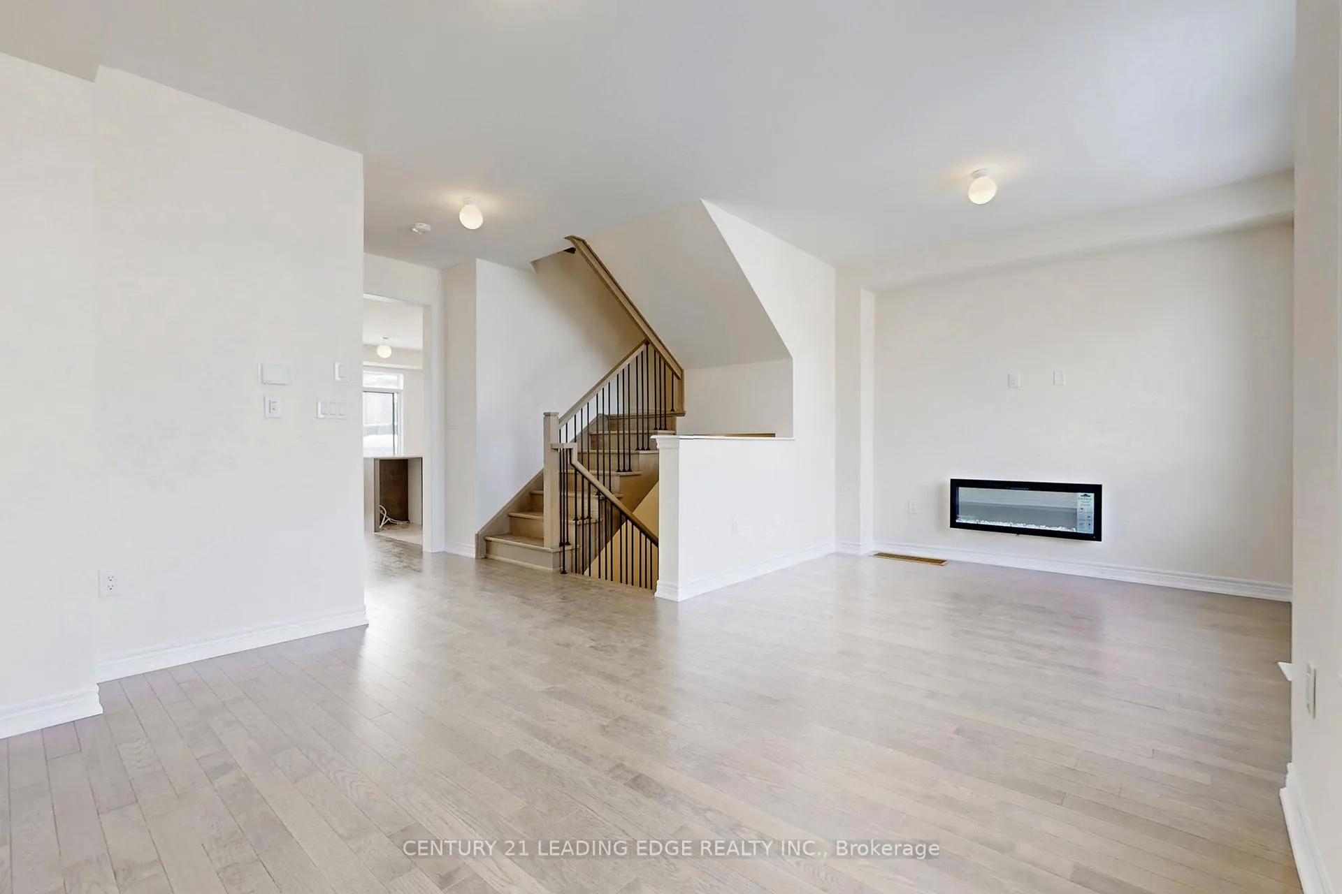 Photo 13 of 129 Vine Cliff Boulevard, Markham, Victoria Manor-Jennings Gate — HOMEH