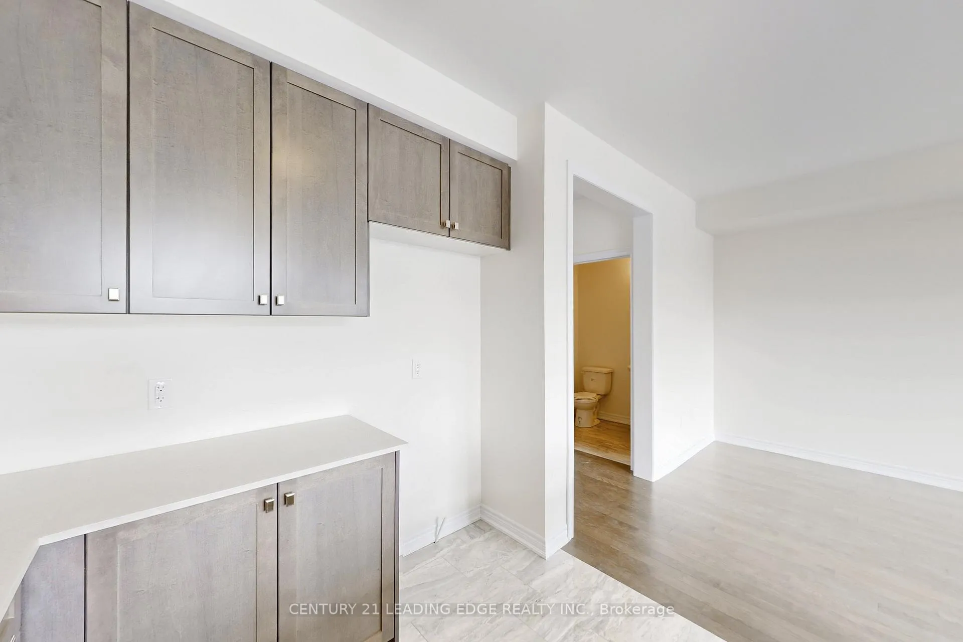 Photo 20 of 129 Vine Cliff Boulevard, Markham, Victoria Manor-Jennings Gate — HOMEH